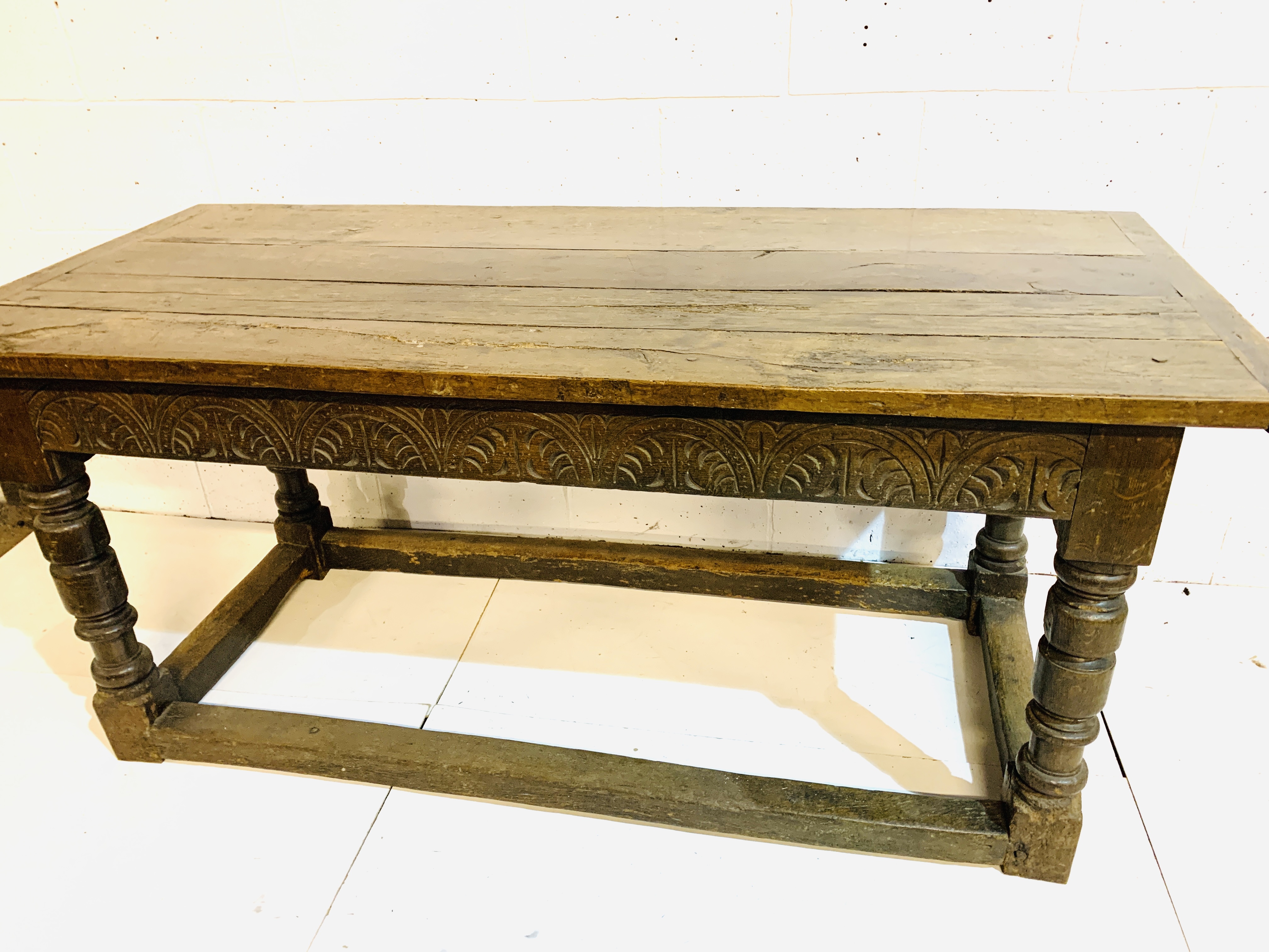 17th century oak refectory table - Image 7 of 8