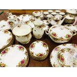 A quantity of Royal Albert 'Old Country Roses' dinner service