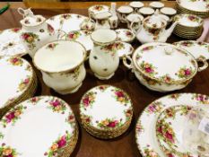 A quantity of Royal Albert 'Old Country Roses' dinner service