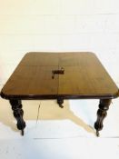 Victorian mahogany wind-out dining table