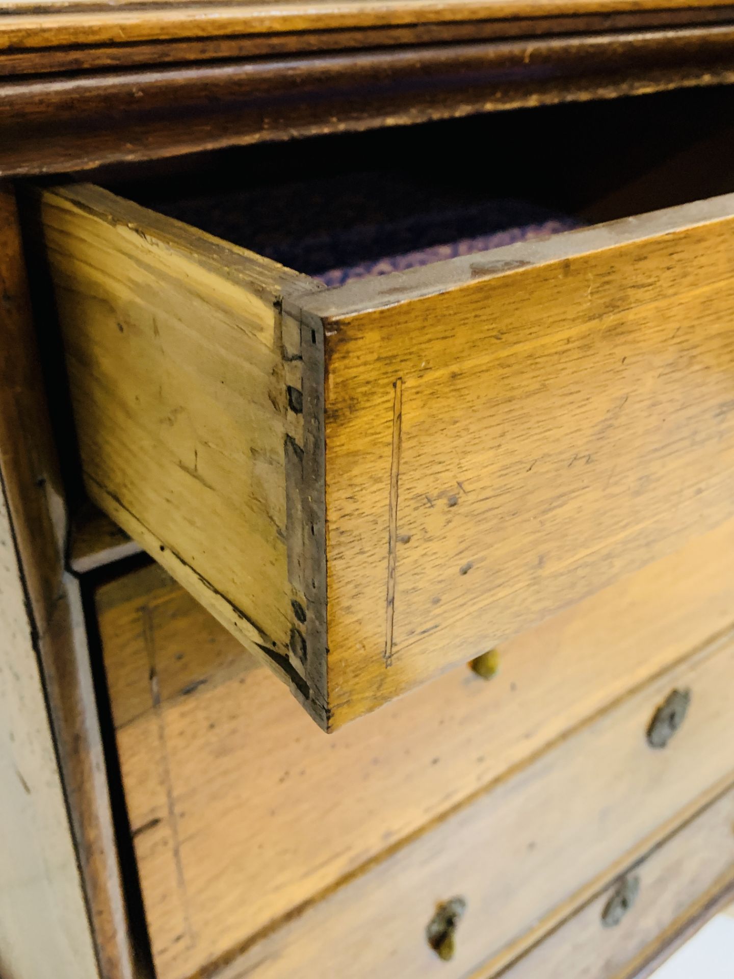 18th century mahogany chest of 2 over 3 graduated drawers - Image 5 of 6