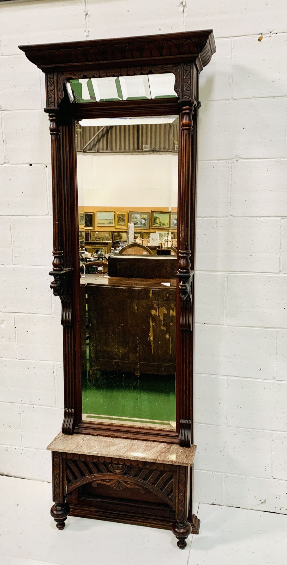 Decorative Victorian turned and carved mahogany bevelled edge hall mirror - Image 3 of 5