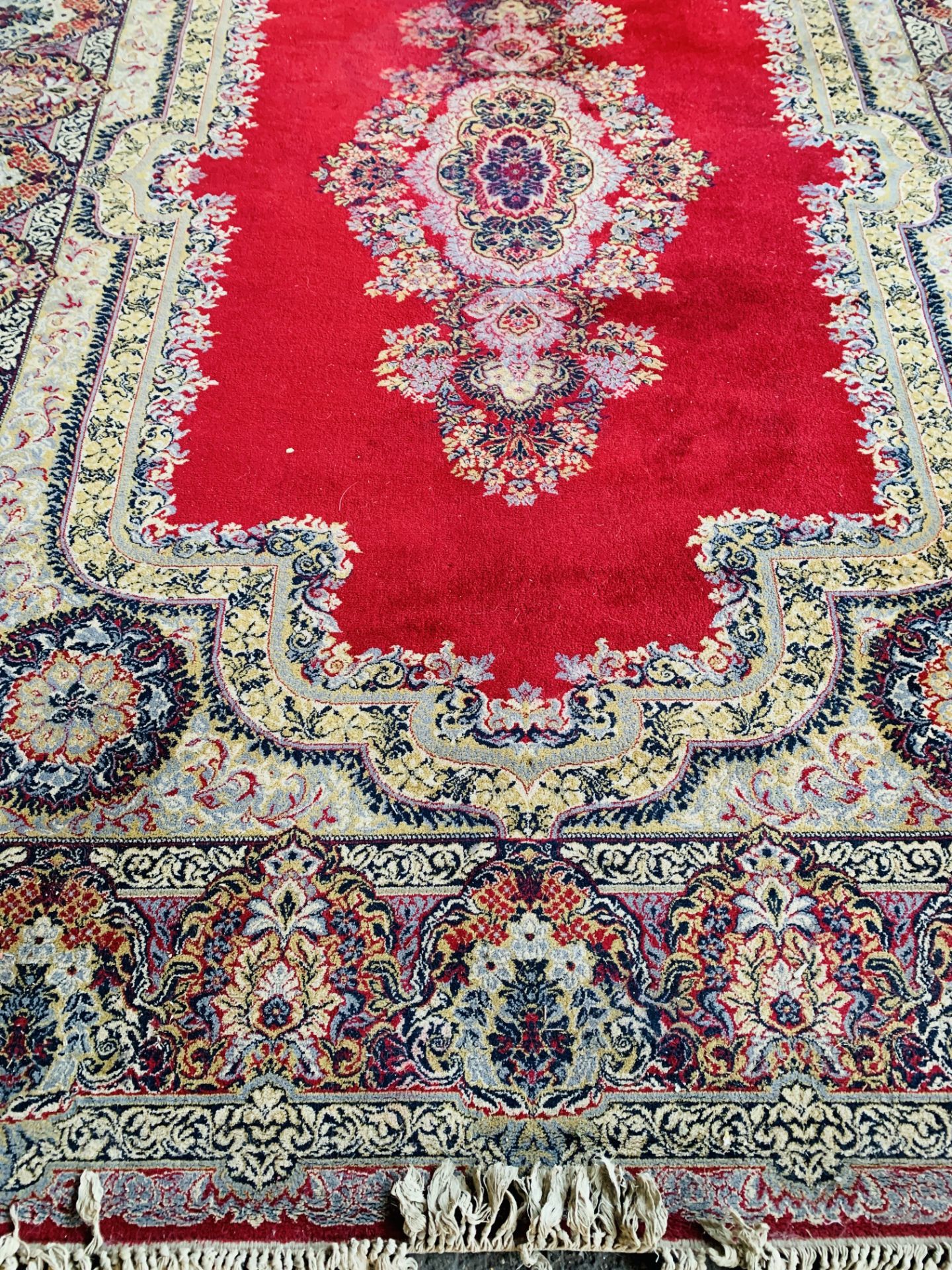 Dark red ground patterned carpet - Image 2 of 4