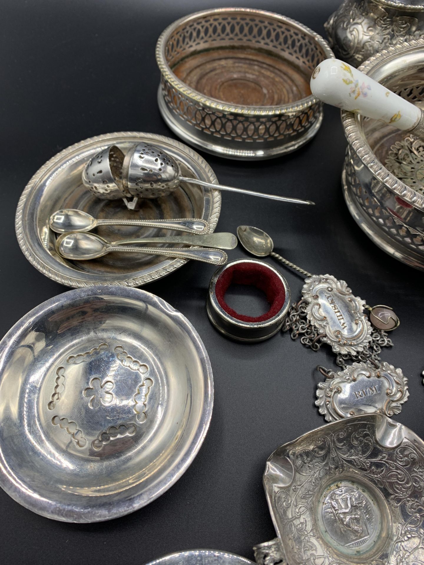 A quantity of silver plate items - Image 2 of 5
