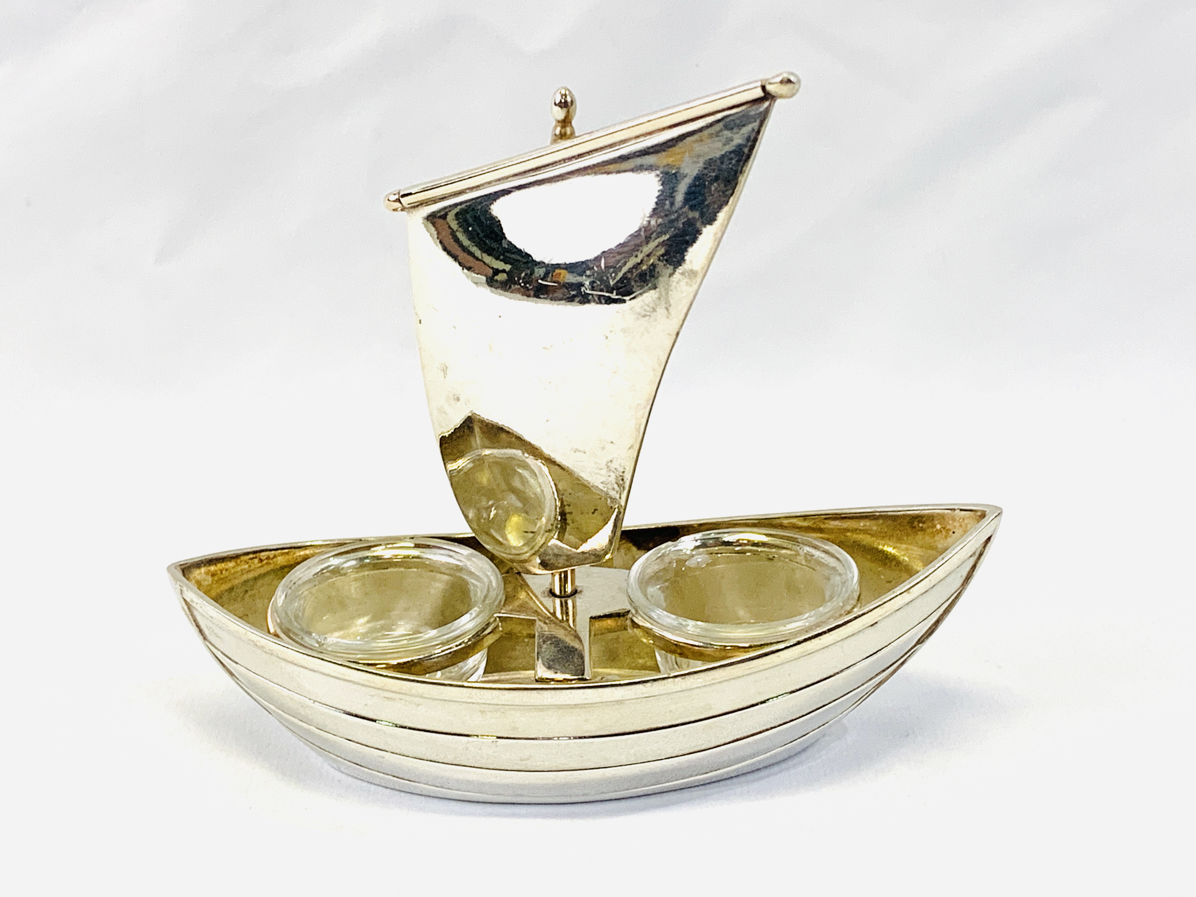 Gallia, Art Deco Silver Plate Sailing Ship Cruet with original glass bowls - Image 2 of 3