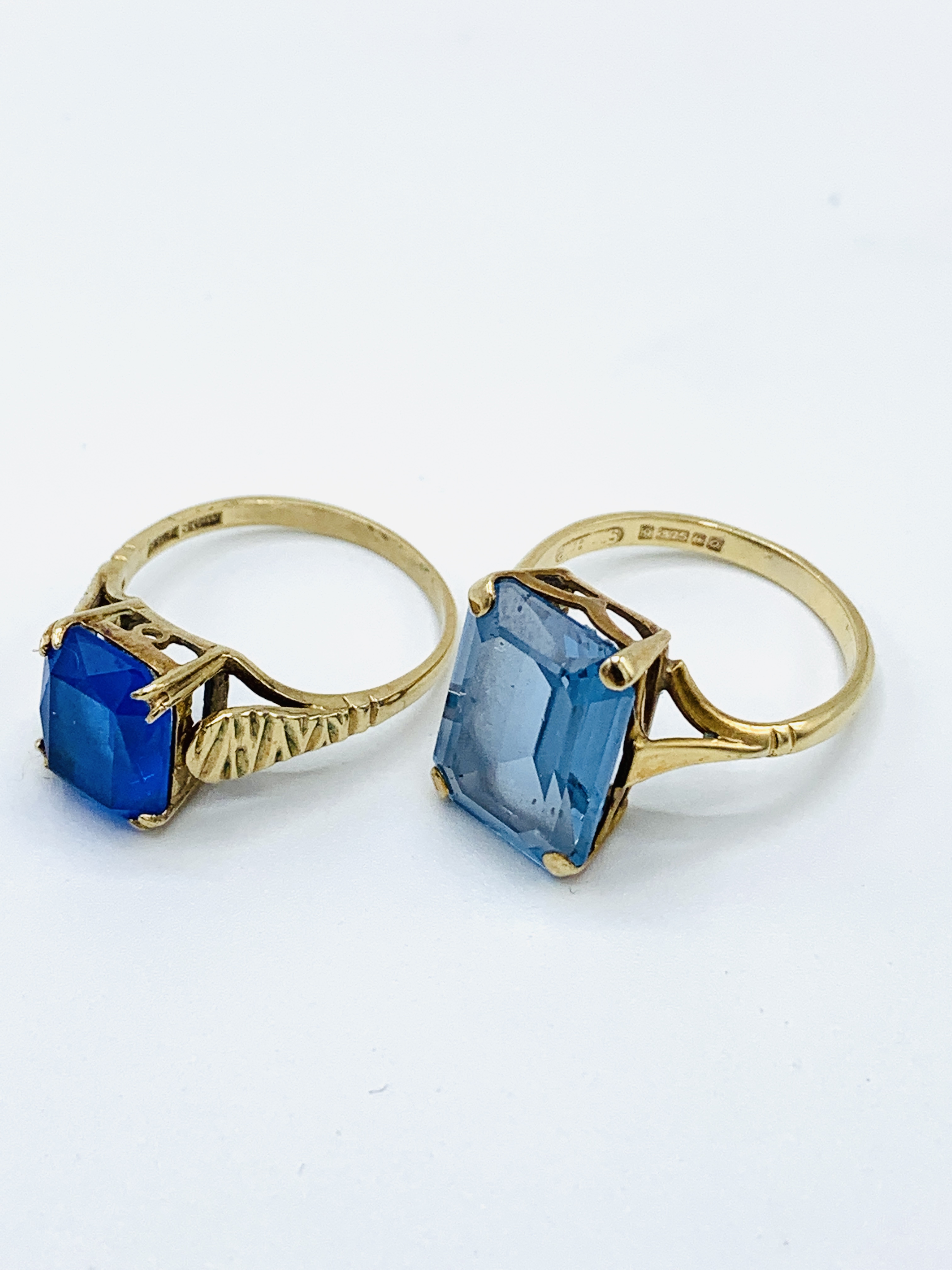 Two 9ct gold rings - Image 2 of 5