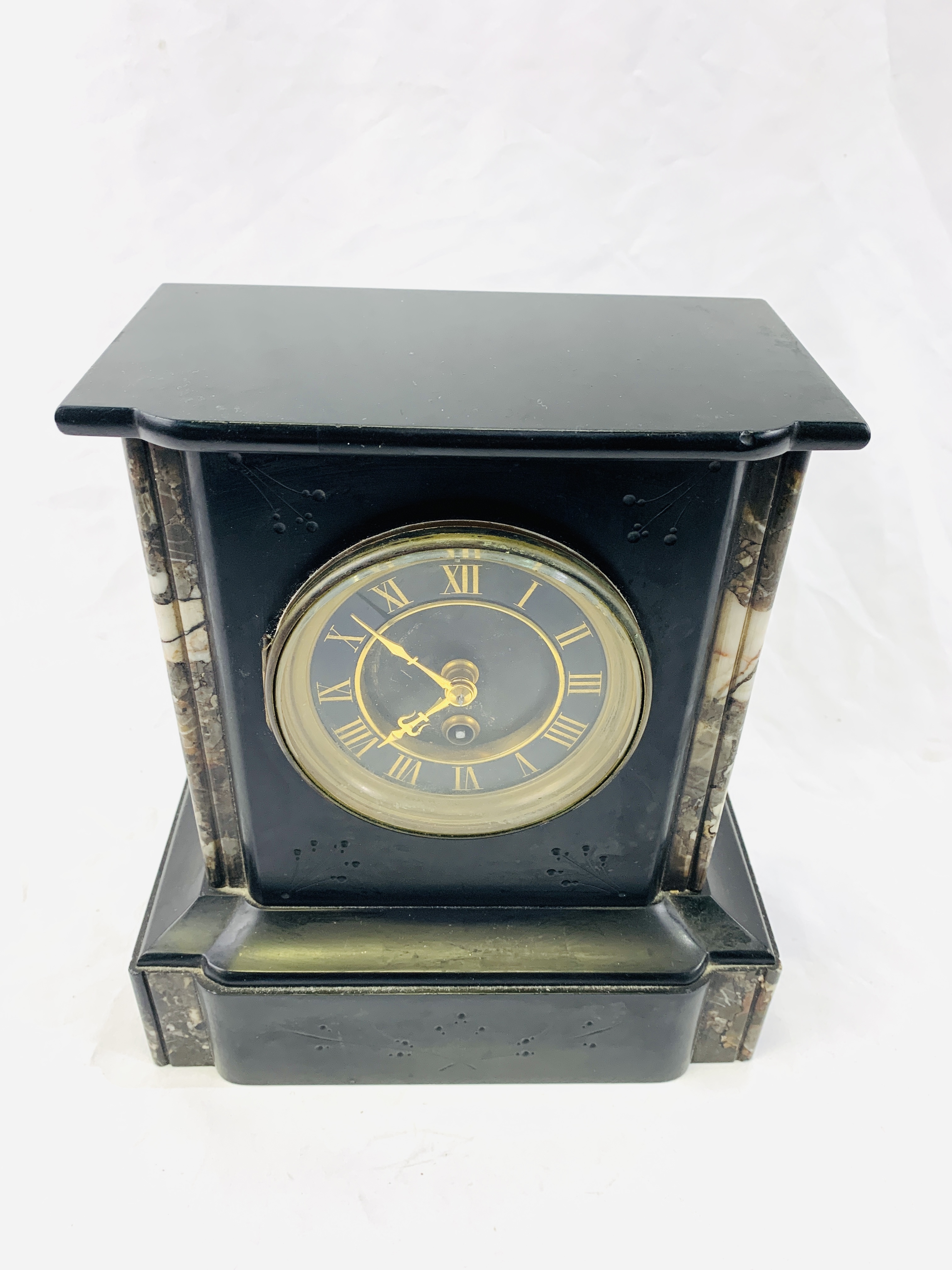 A slate cased mantel clock - Image 3 of 5