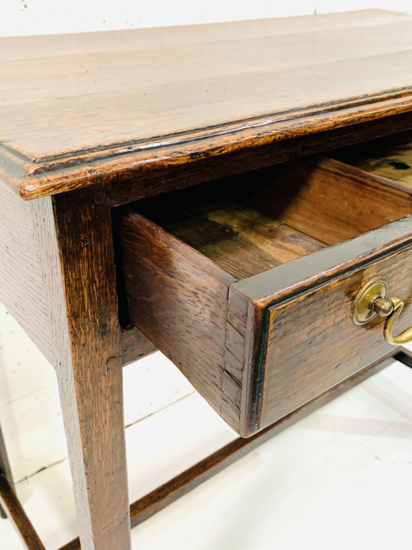 Georgian oak side table - Image 3 of 7