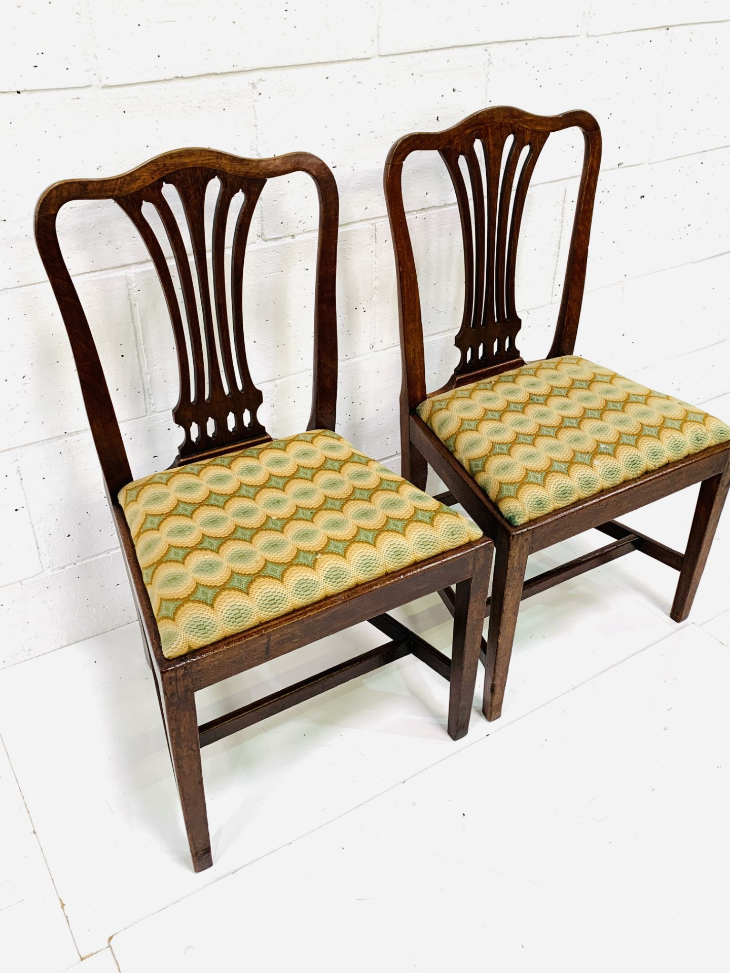 Pair of Georgian mahogany splat back dining chairs - Image 3 of 5