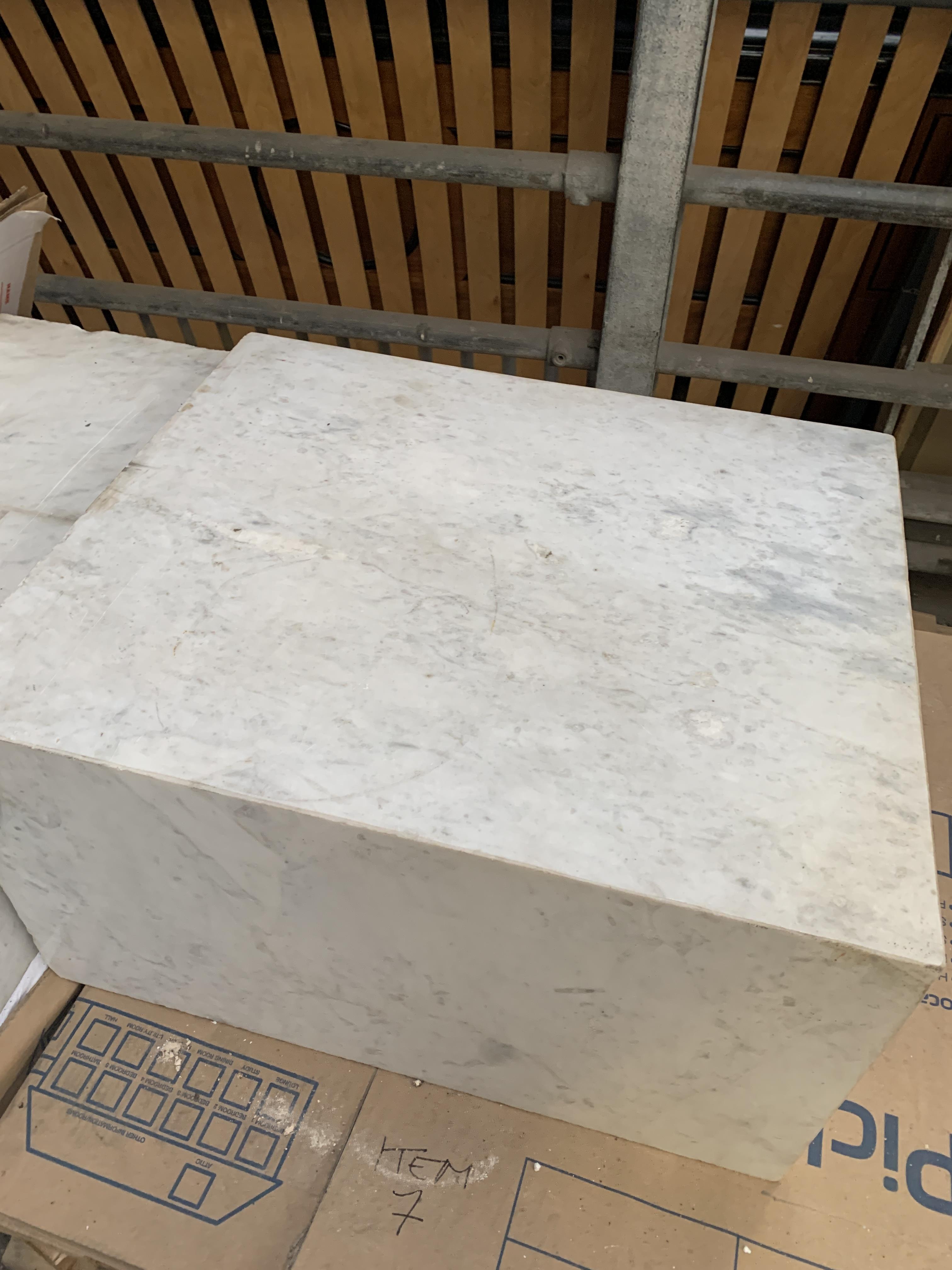 A rectangular block of calacatta marble - Image 5 of 5