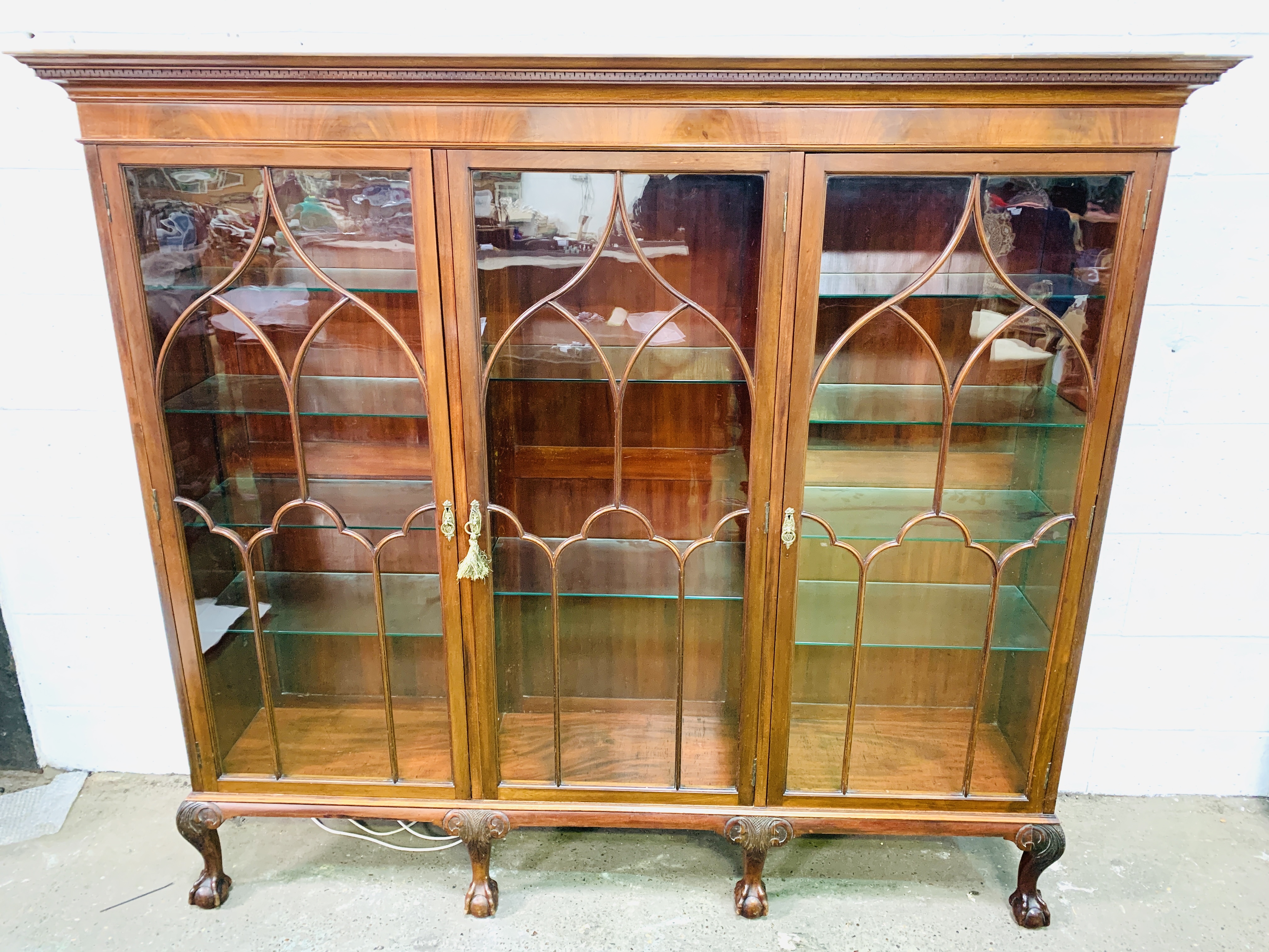 Victorian mahogany triple fronted bookcase - Image 8 of 8