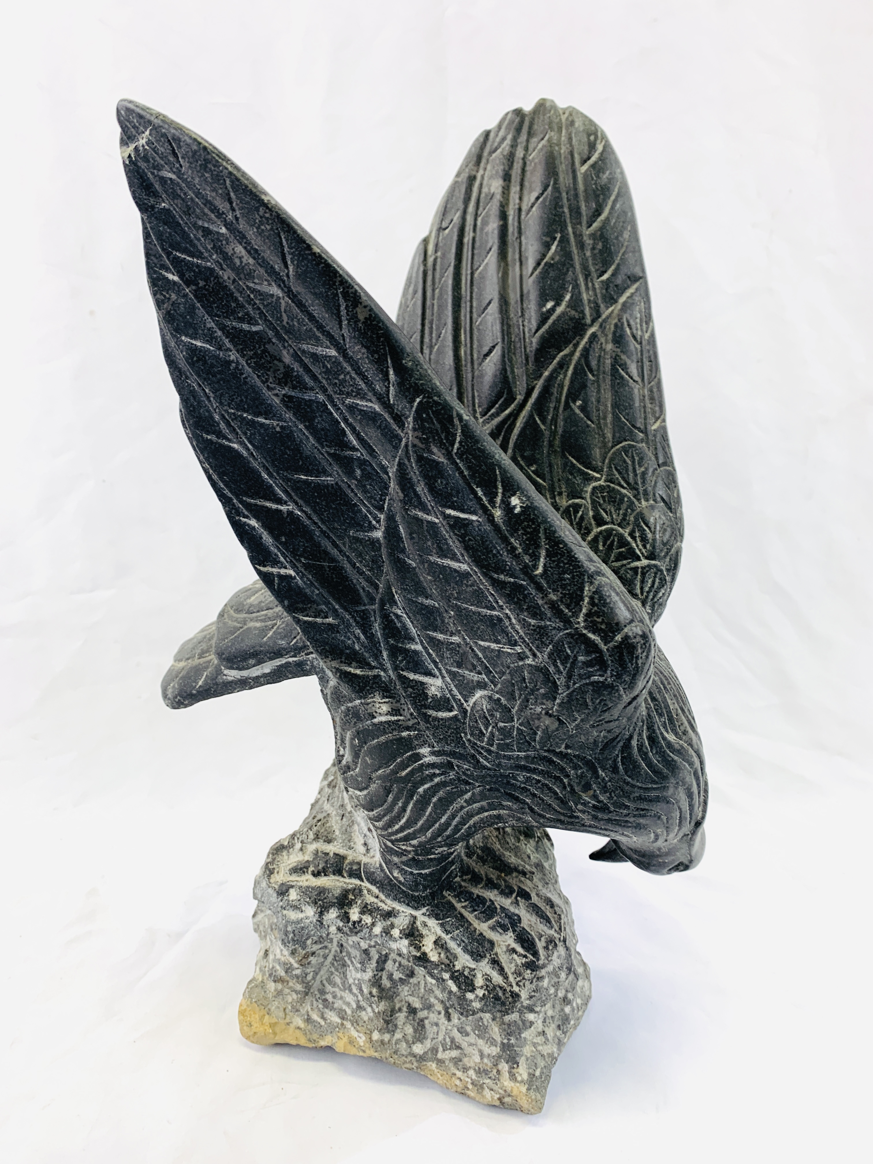A stone eagle - Image 6 of 6