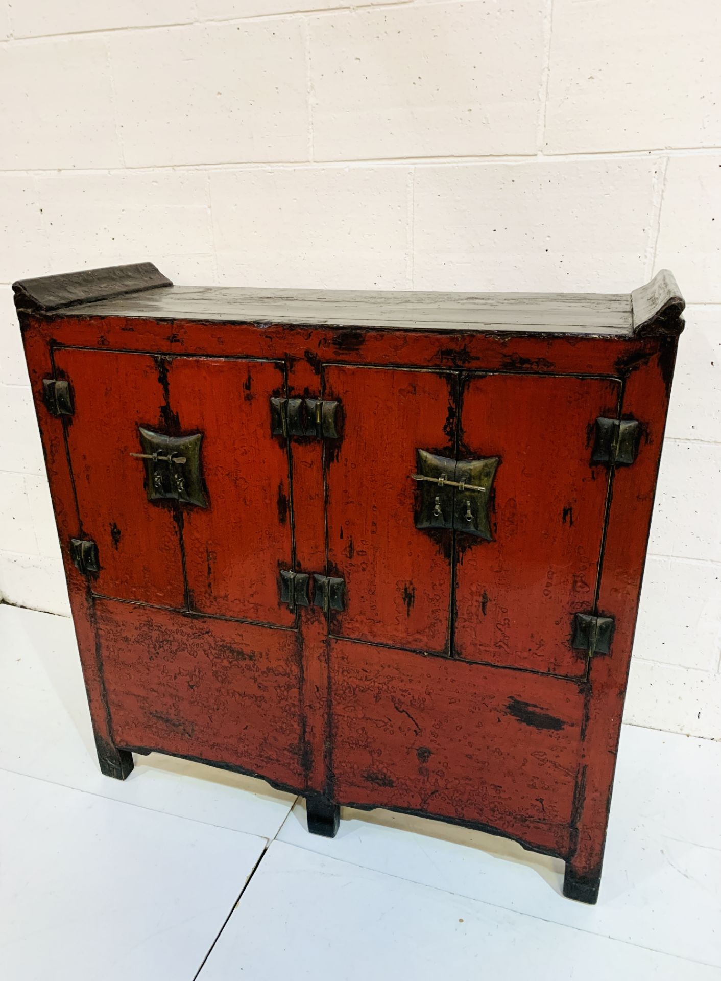 19th century Chinese elmwood storage chest in original red lacquer, from Shanxi Province, China, - Image 5 of 8