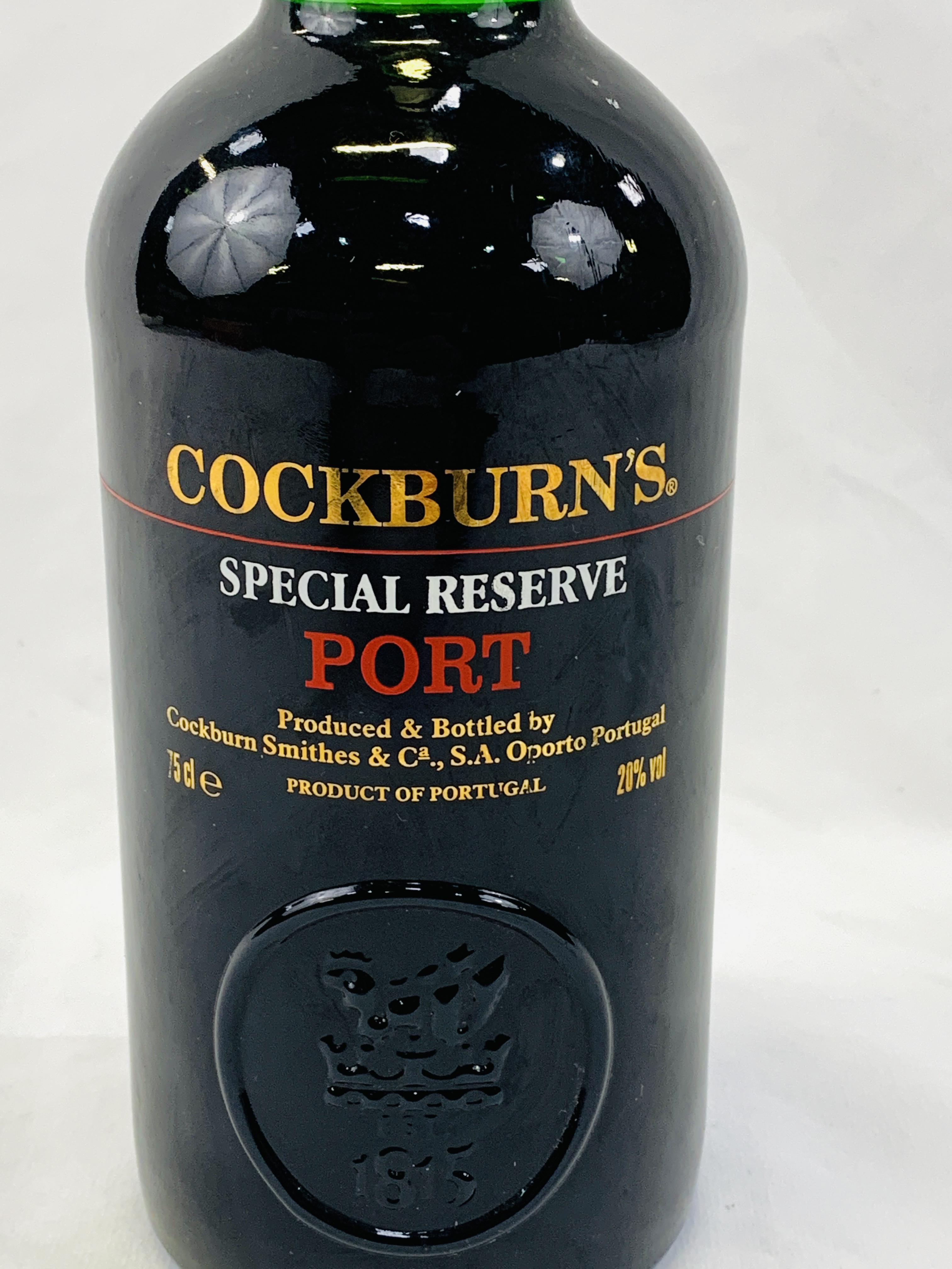 A bottle of Cockburns special reserve port - Image 2 of 5