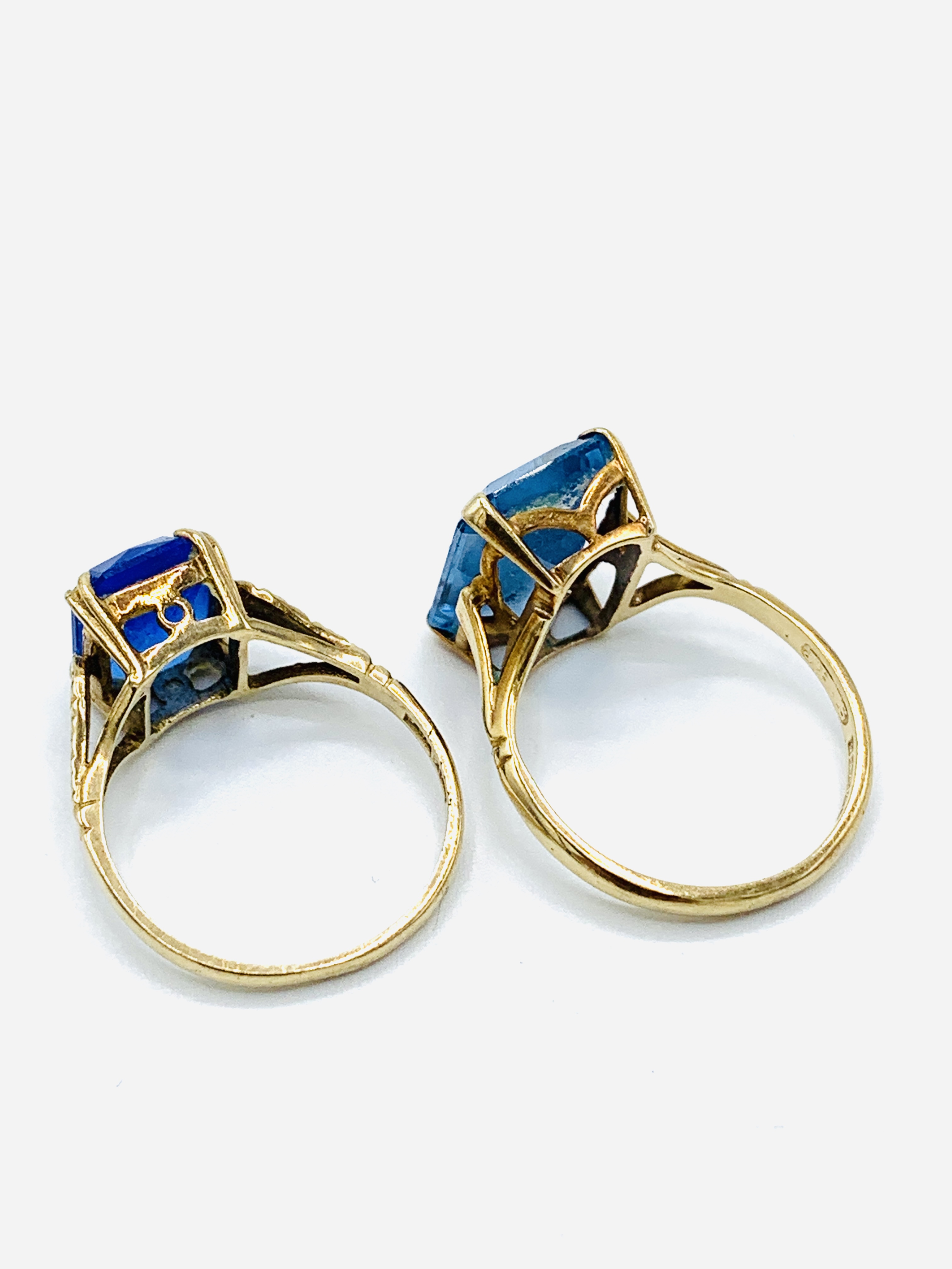Two 9ct gold rings - Image 3 of 5