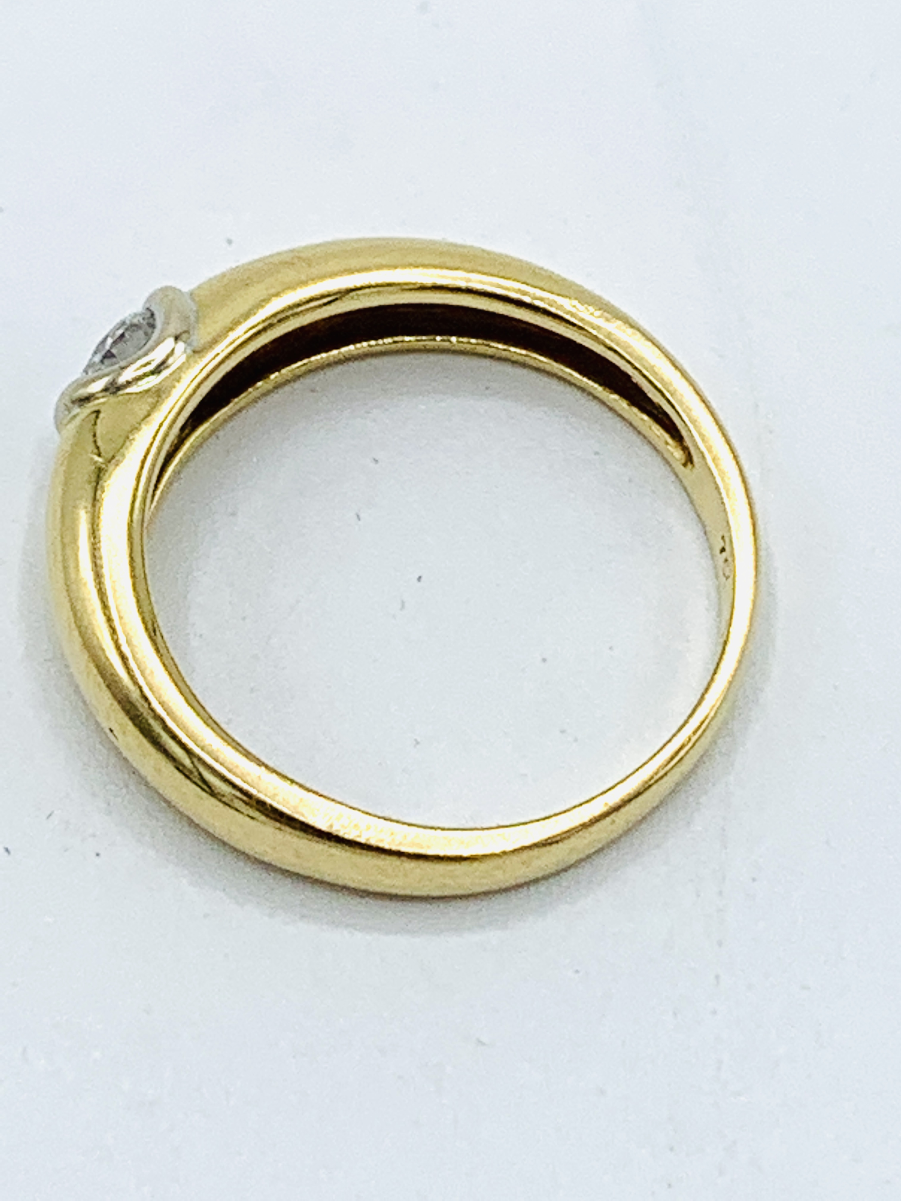 18ct gold solitaire diamond ring - Image 3 of 4