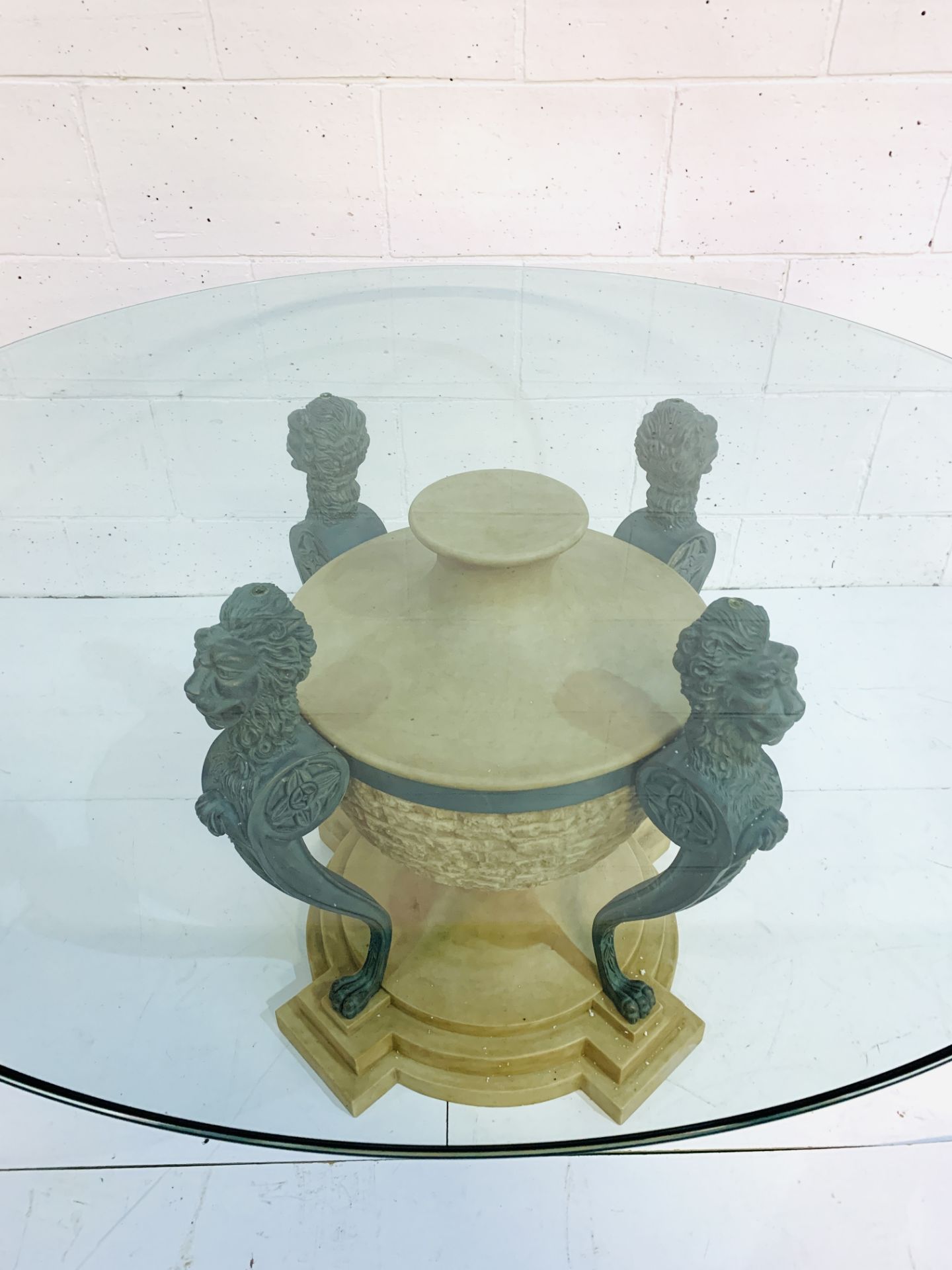 Circular glass top table - Image 2 of 4