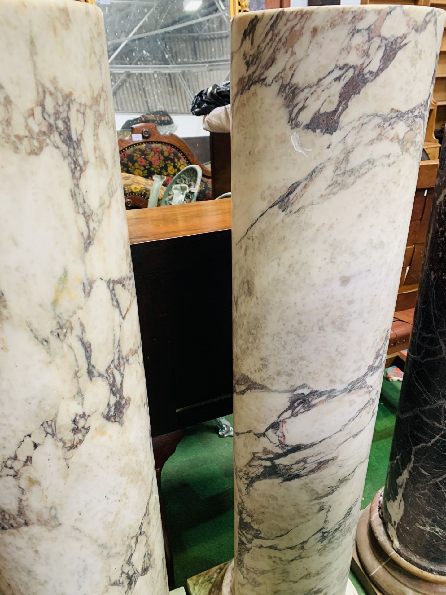 A pair of calacatta marble columns - Image 3 of 9