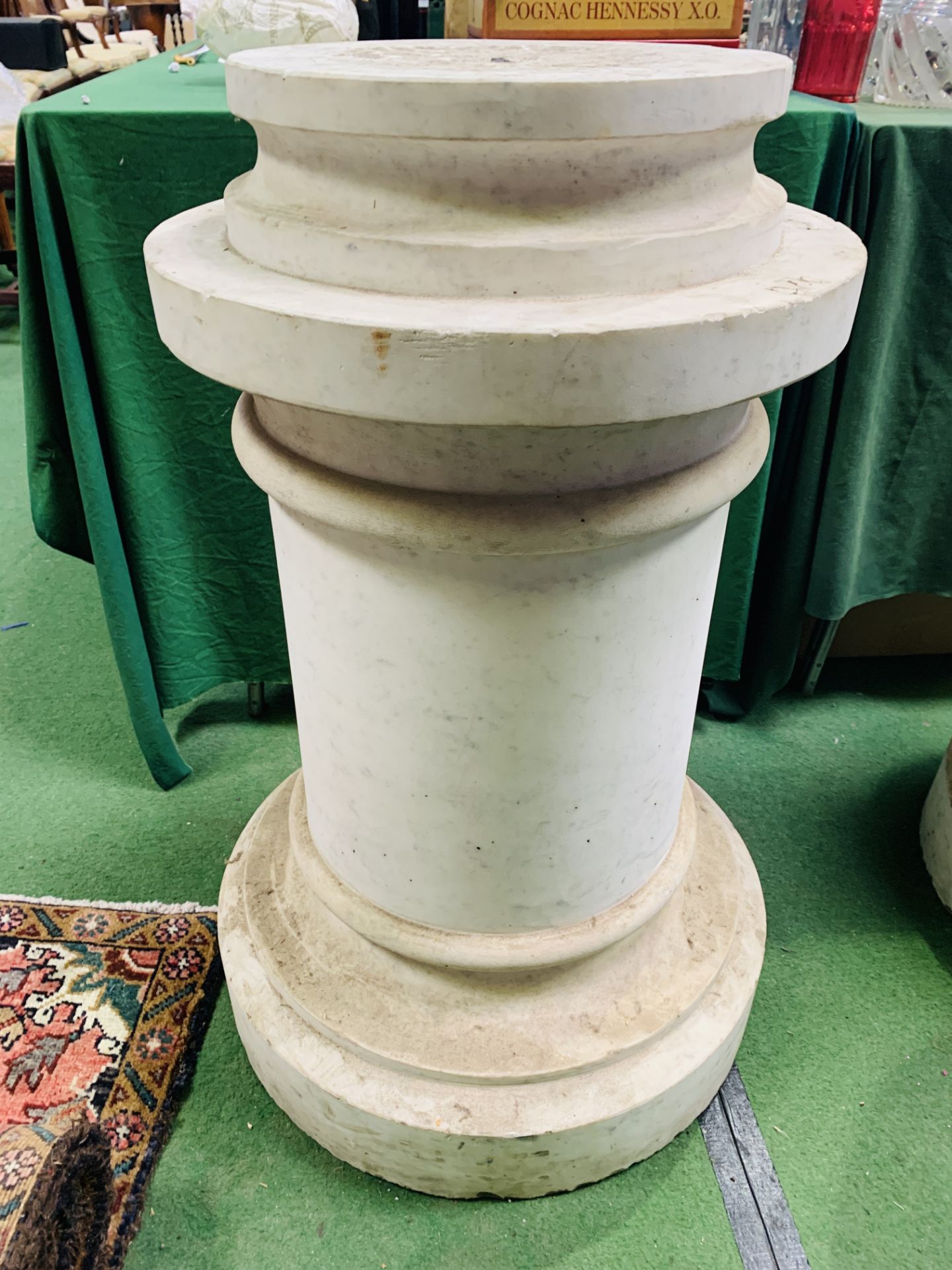 A pair of short crema marfil marble columns - Image 3 of 4