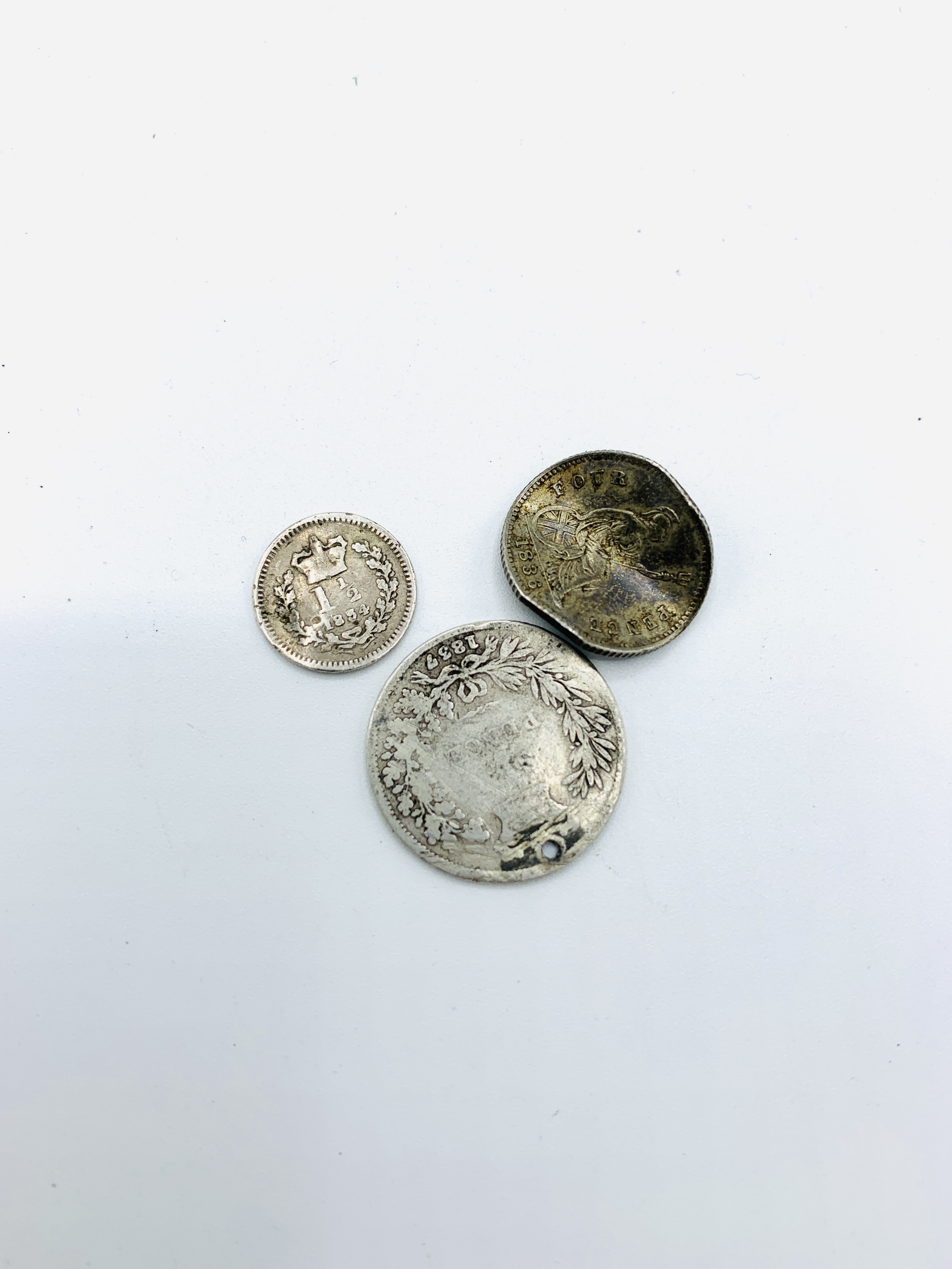 A collection of silver coins - Image 2 of 6