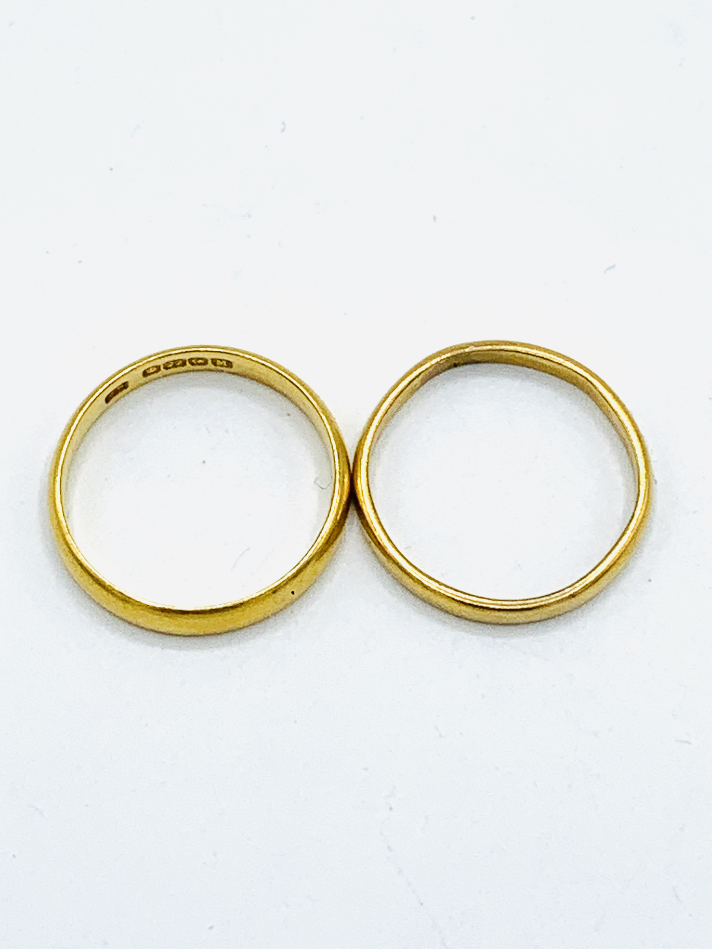 Two 22ct gold bands - Image 3 of 3