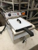 Infernus single tank fryer with drain to front