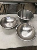3 mixing bowls