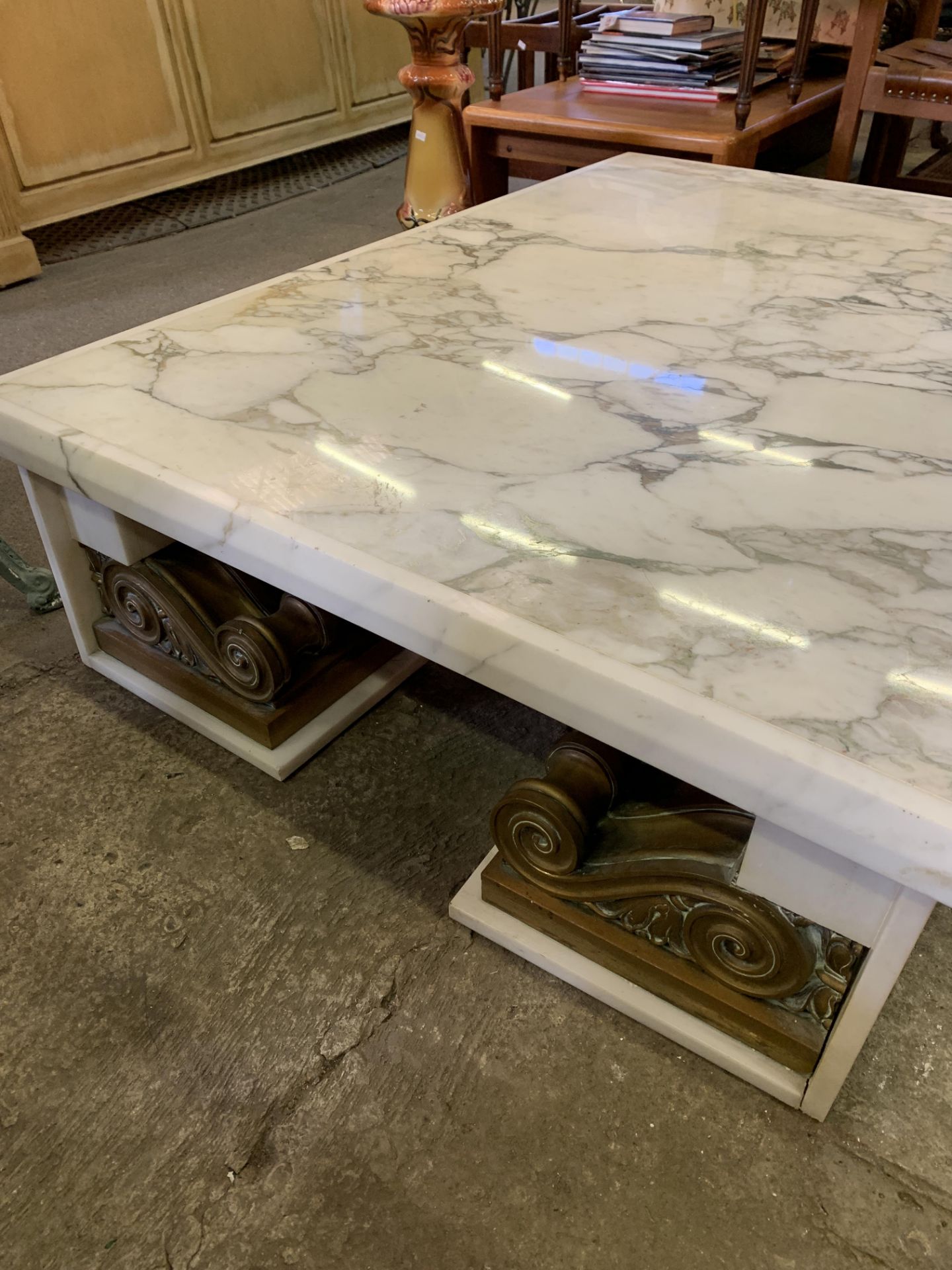 Arabescato marble top coffee table on marble and scrolled brass feet - Bild 3 aus 9