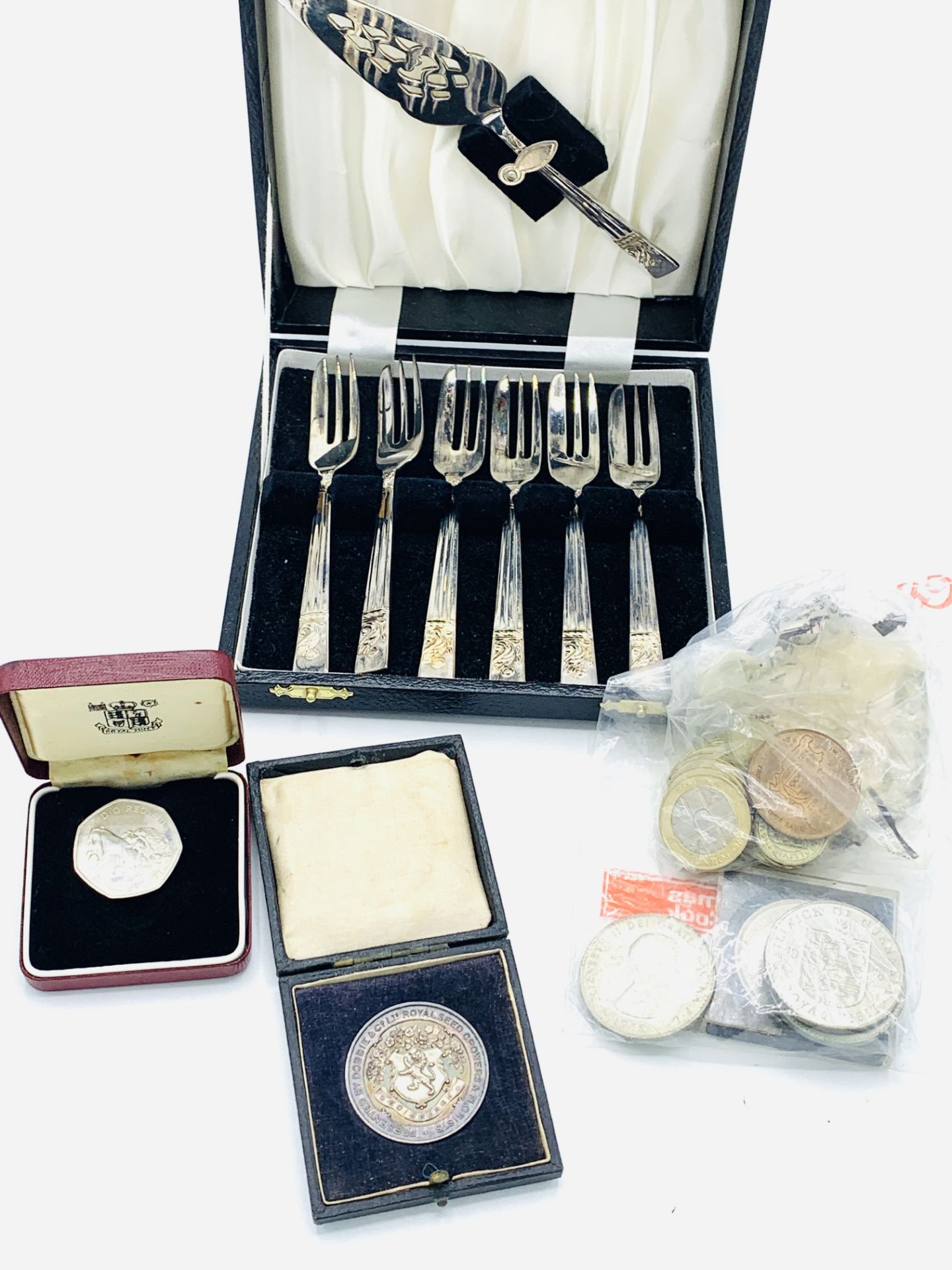 A silver plate fluted dish by Elkington & Co, other silver plate, and a quantity of coins - Image 3 of 4