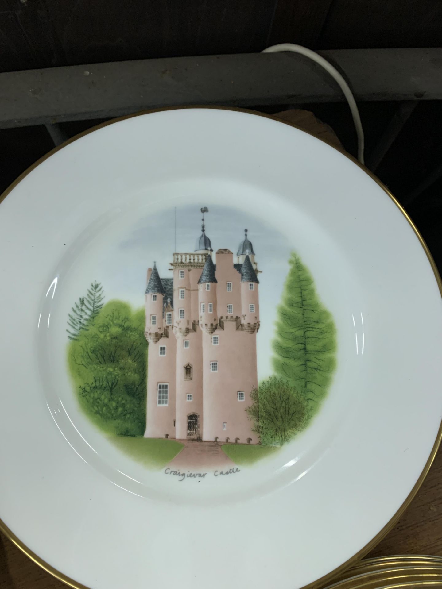 Set of 14 Wedgwood Limited Edition "Castles and Country Houses" plates - Image 3 of 5