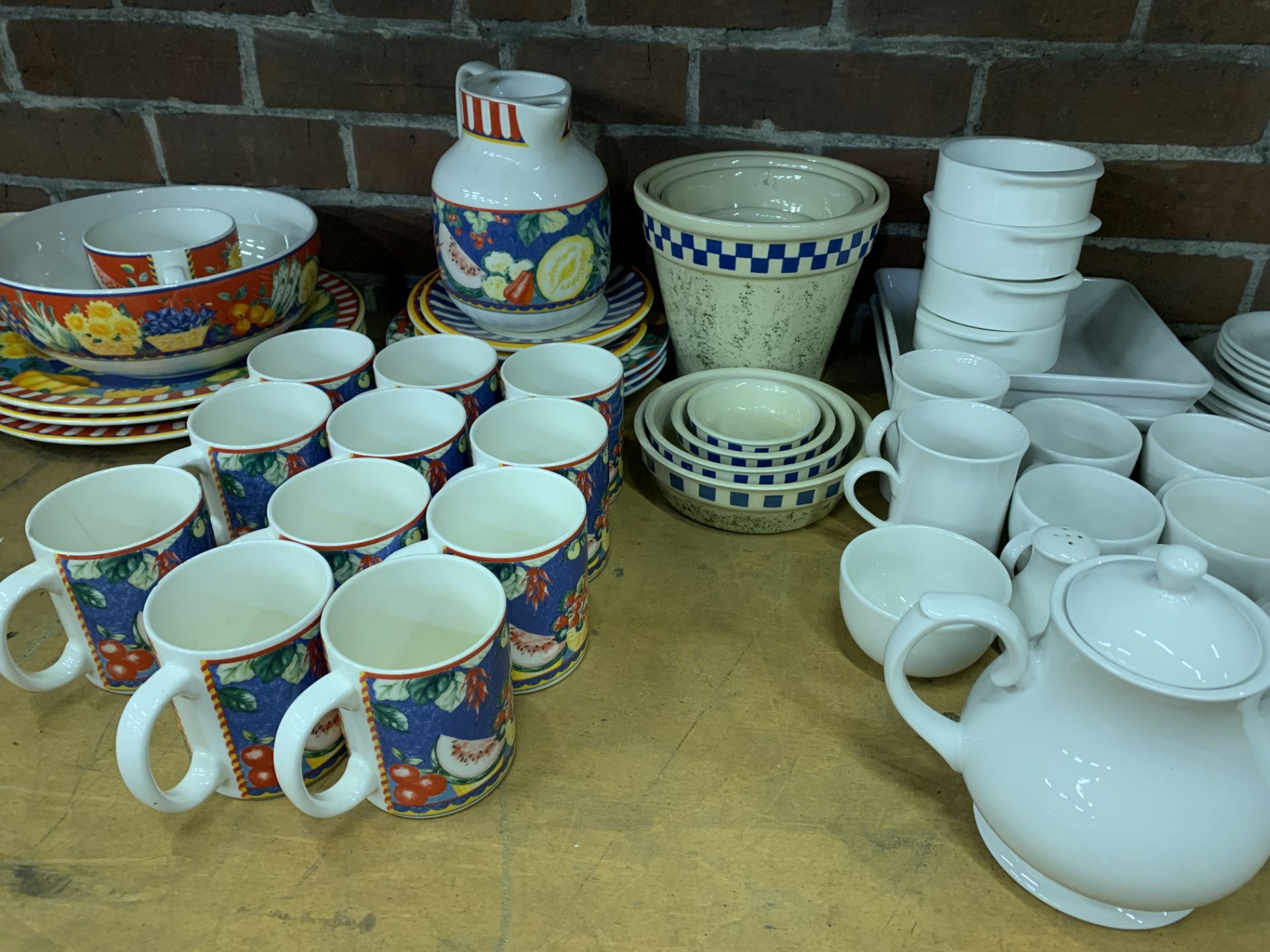 Quantity of Portuguese tableware and other assorted tableware - Image 2 of 5