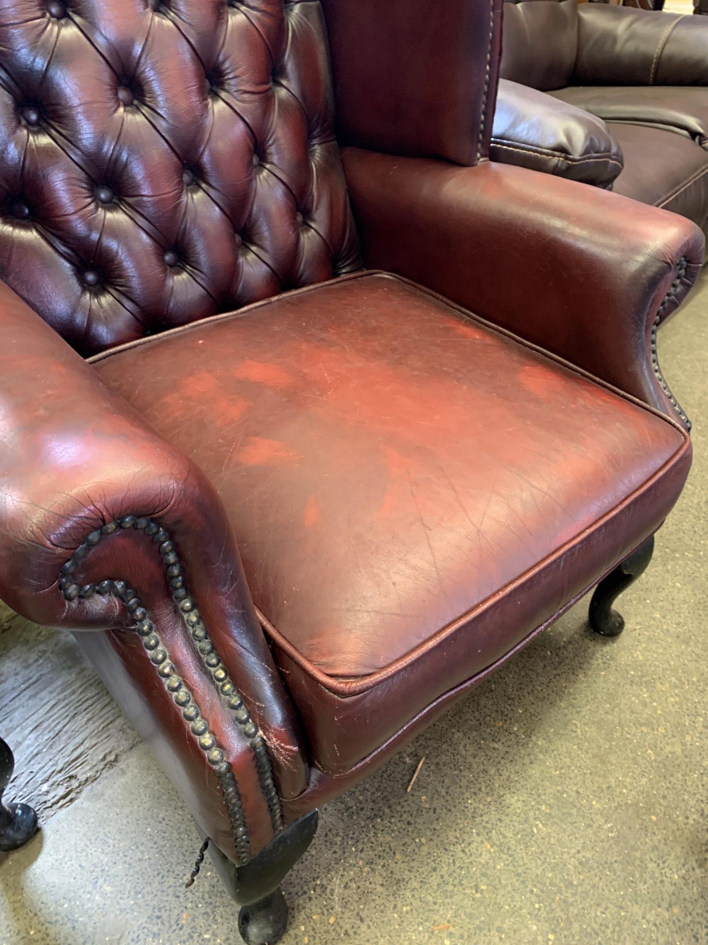 Red button leather-effect wing back armchair - Image 3 of 5
