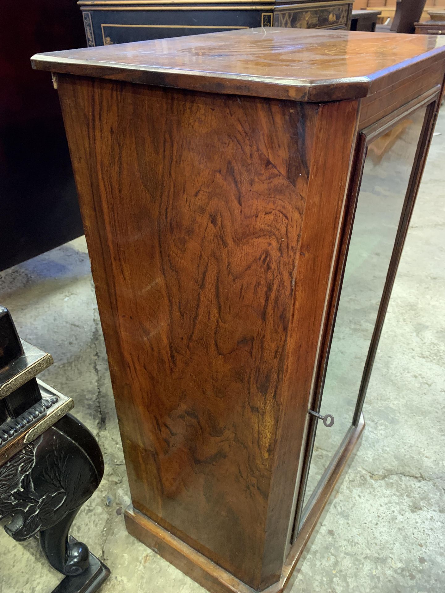 Inlaid walnut and mahogany glass fronted cabinet - Image 3 of 6