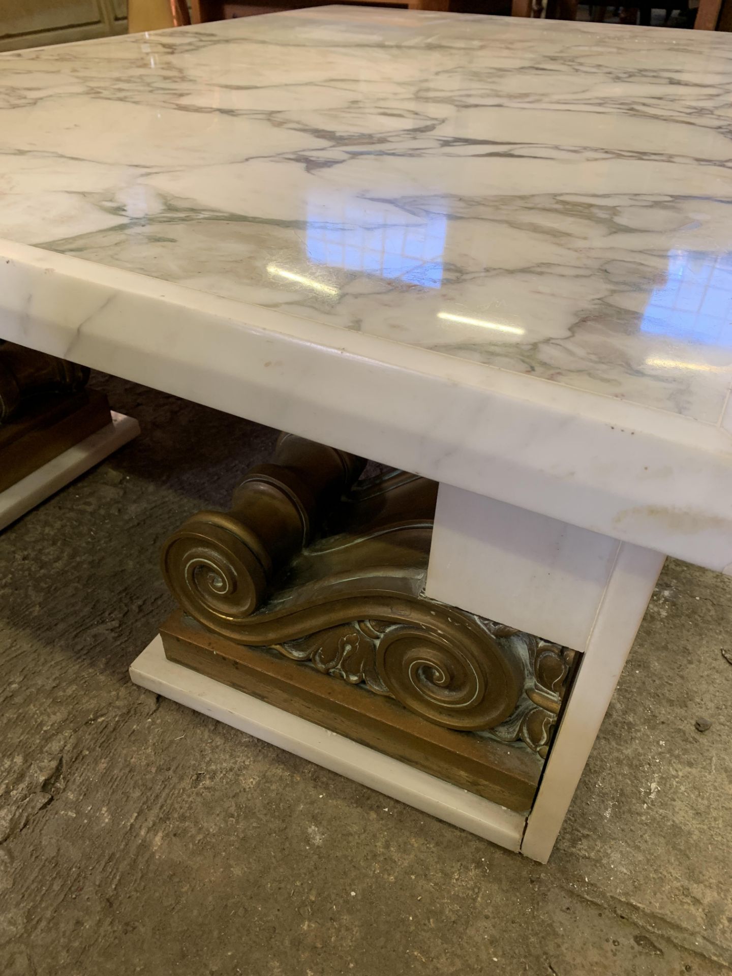 Arabescato marble top coffee table on marble and scrolled brass feet - Bild 6 aus 9