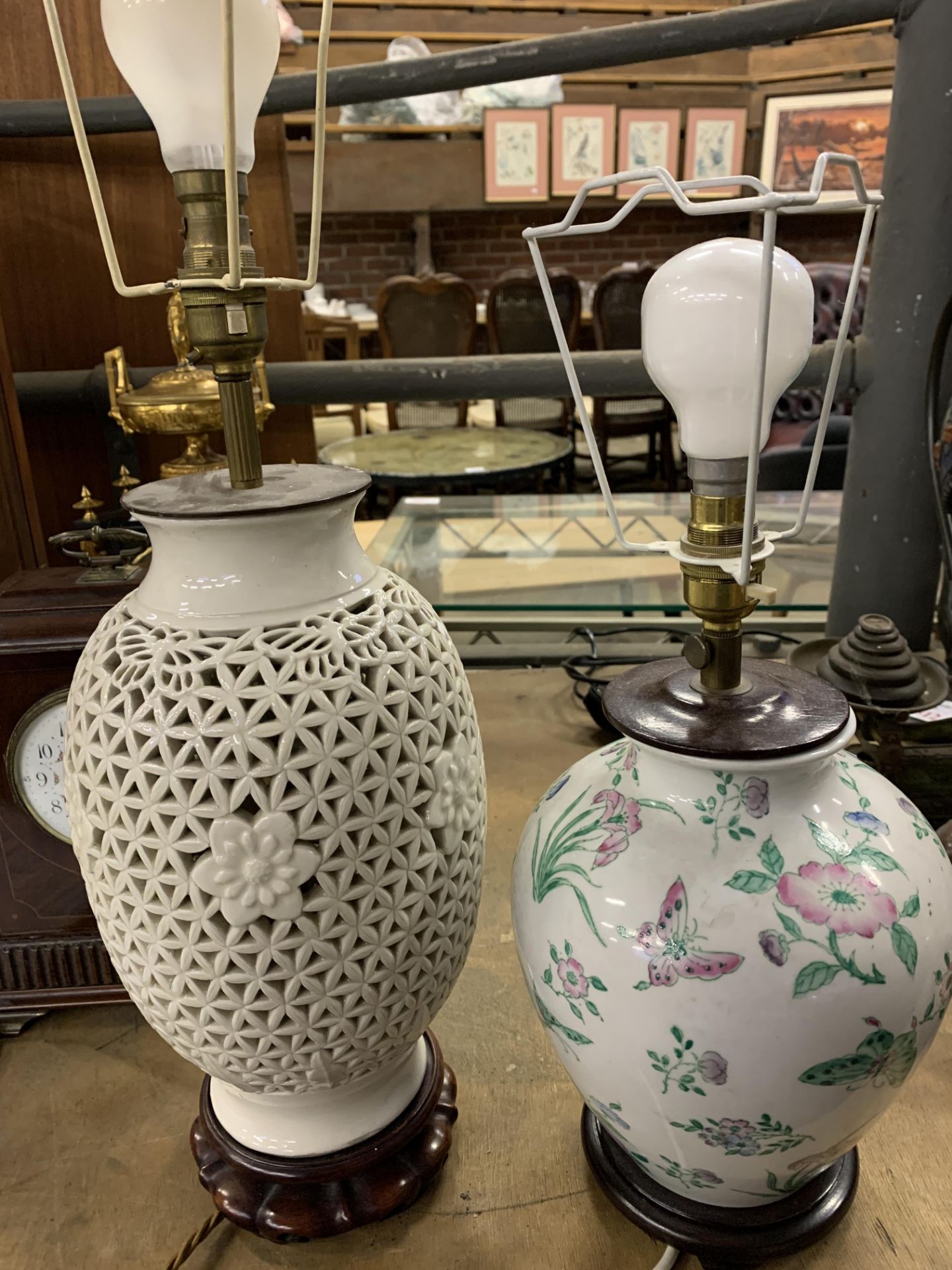 Two ceramic table lamps - Image 2 of 4