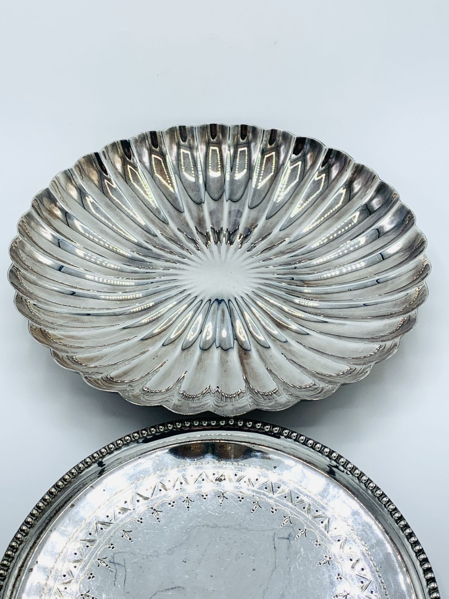 A silver plate fluted dish by Elkington & Co, other silver plate, and a quantity of coins - Image 2 of 4