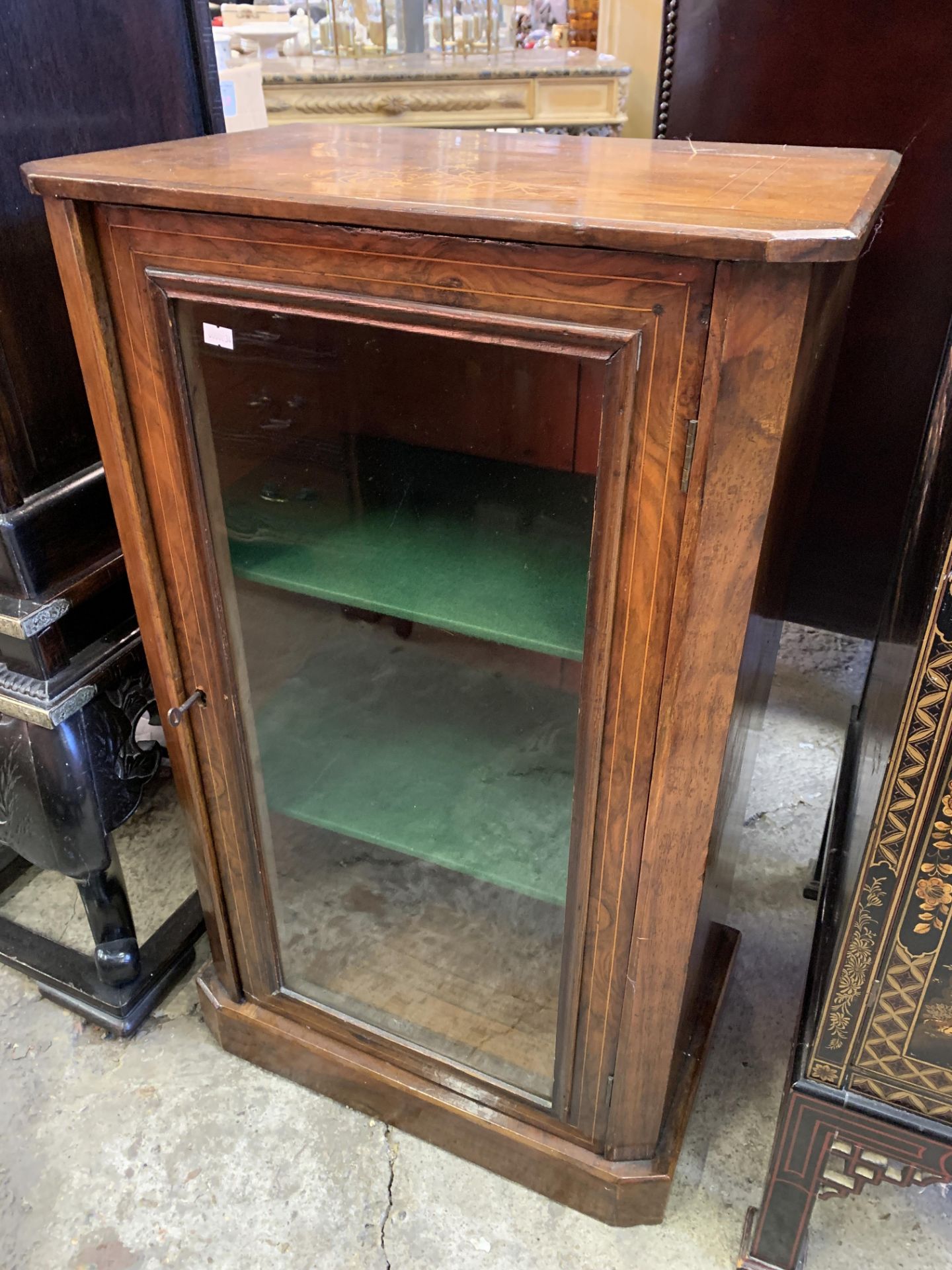 Inlaid walnut and mahogany glass fronted cabinet - Image 4 of 6