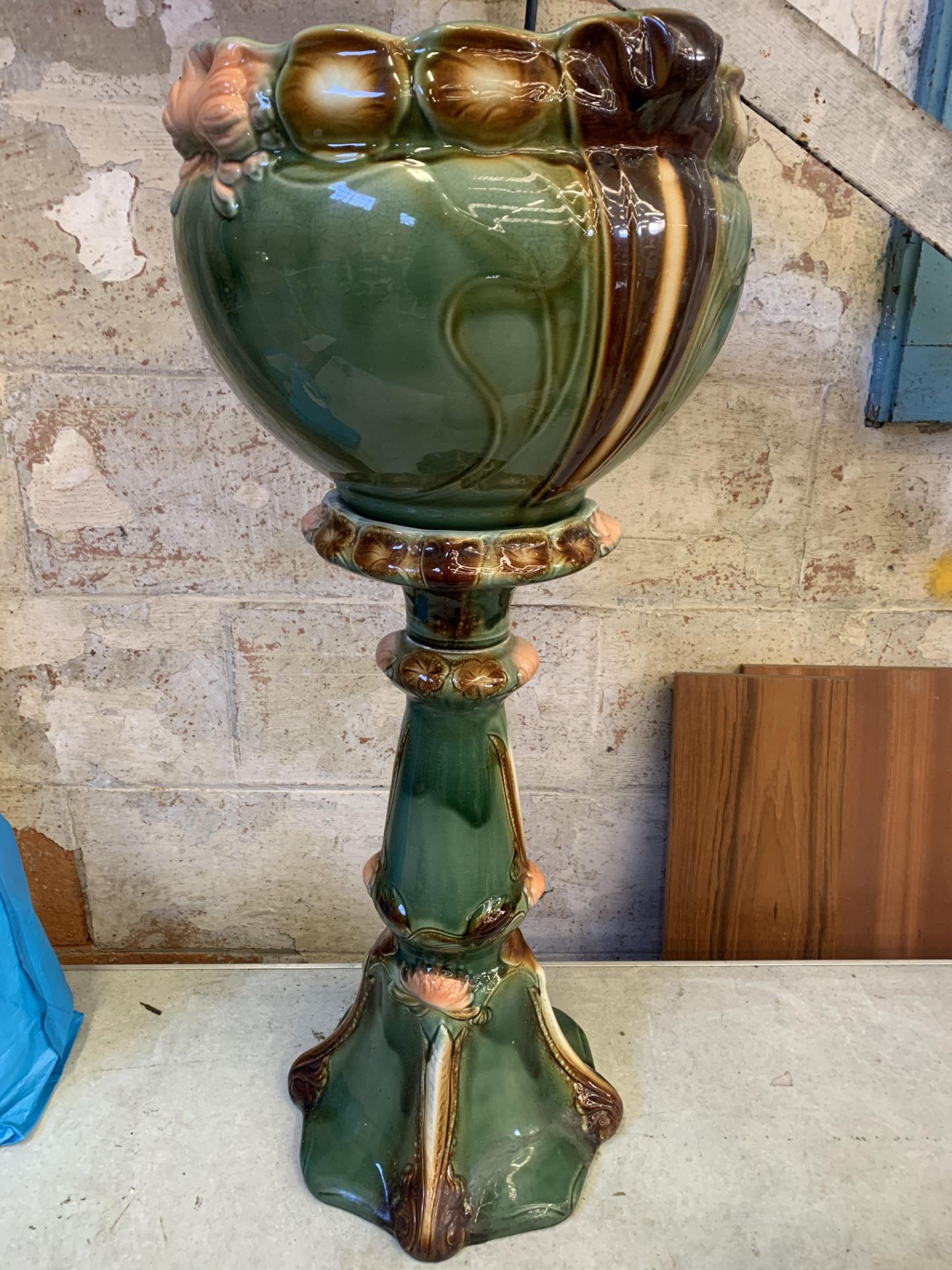 Majolica jardiniere on matching base