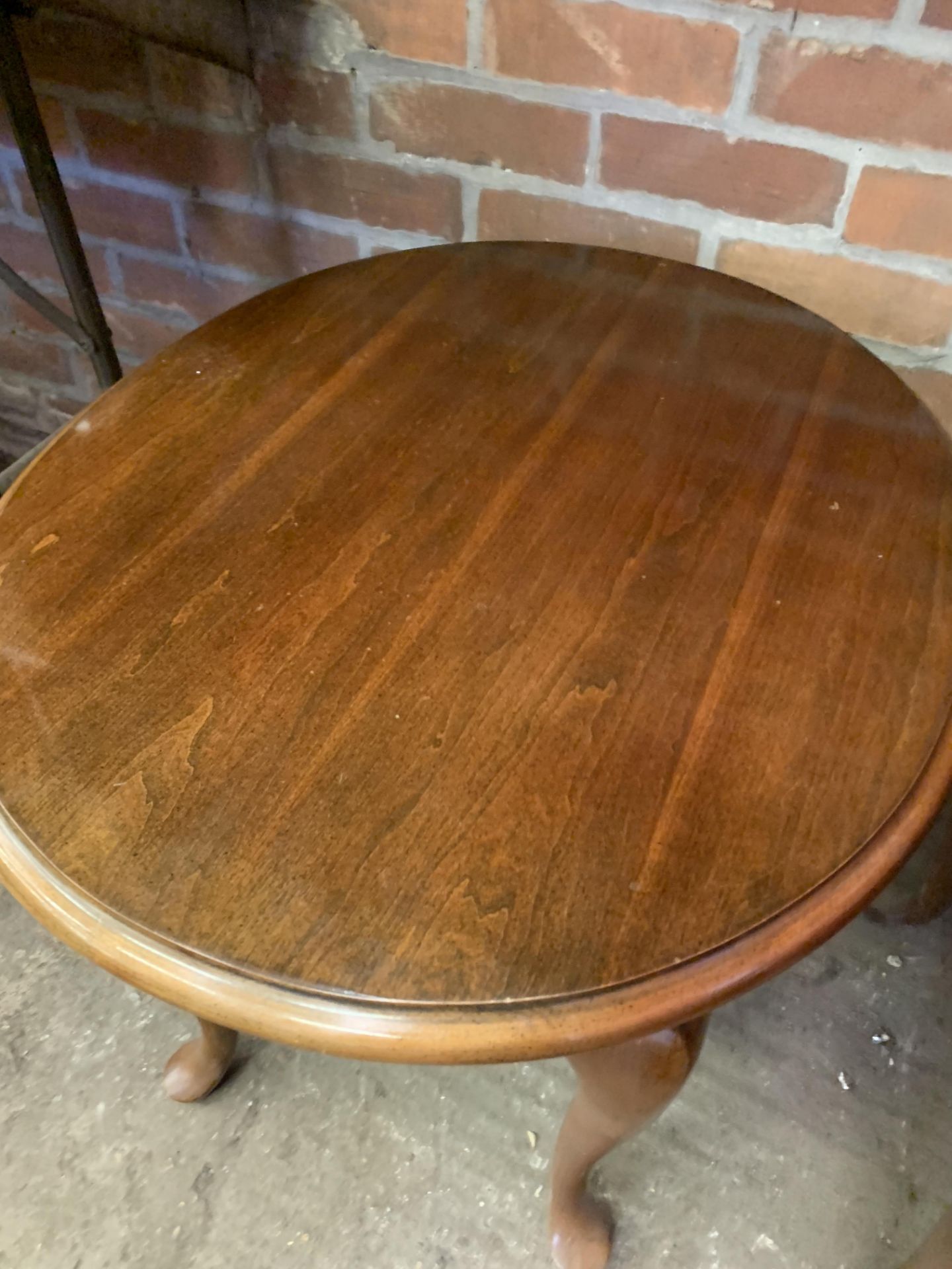 Two mahogany oval top low tables - Bild 6 aus 6