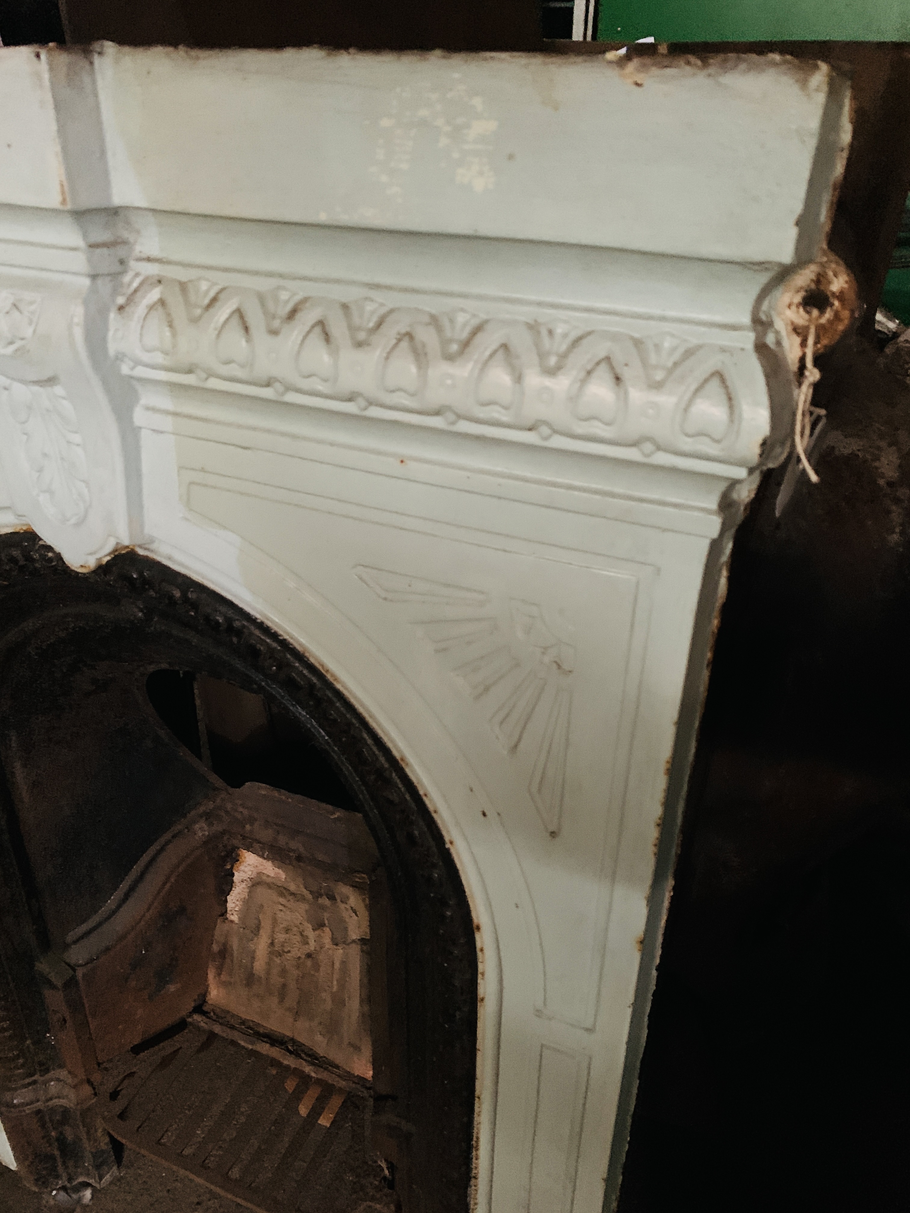 Cast iron fireplace with grate circa 1900 - Image 2 of 3