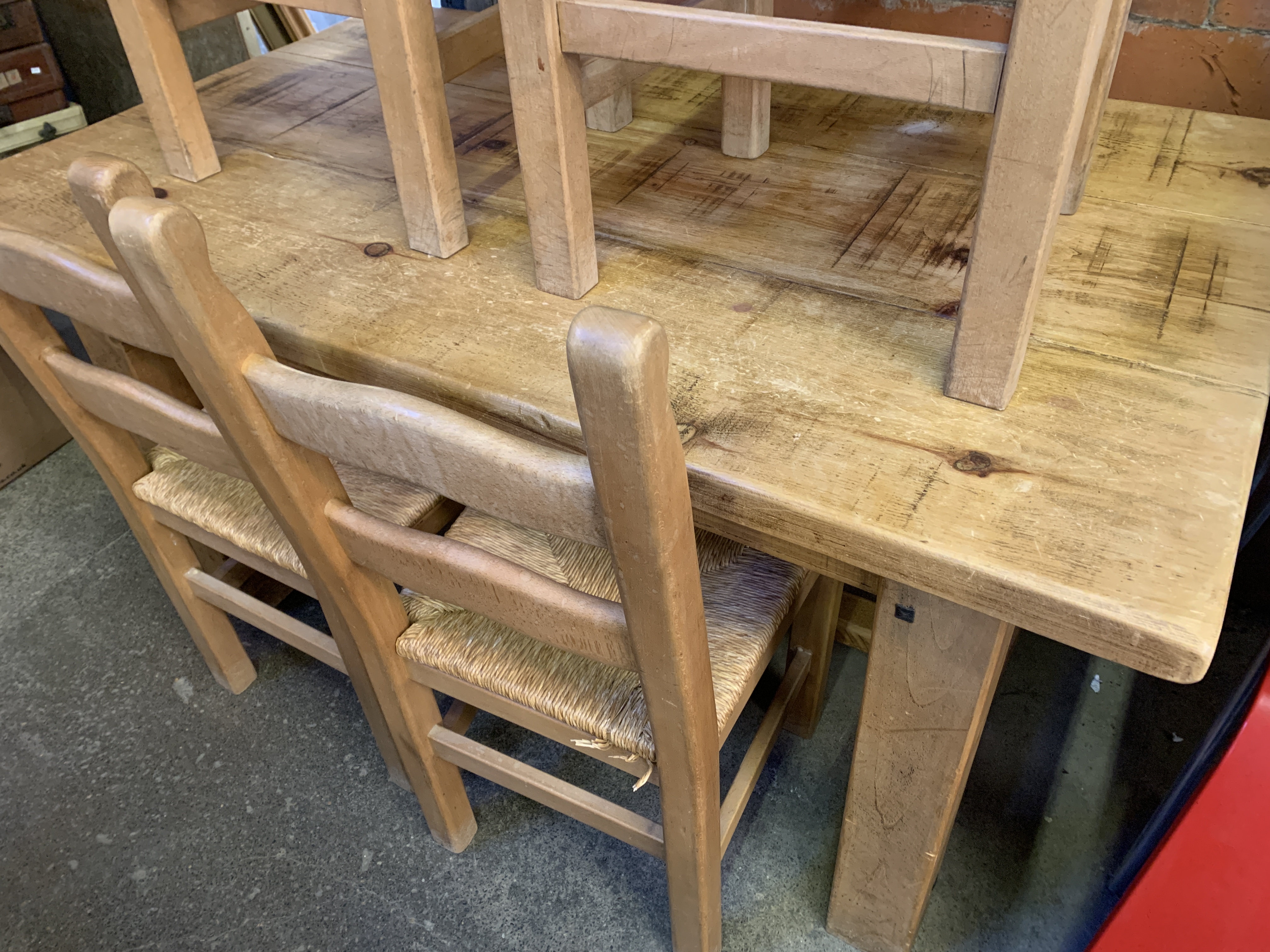 Pine table with 4 beech chairs - Image 6 of 6