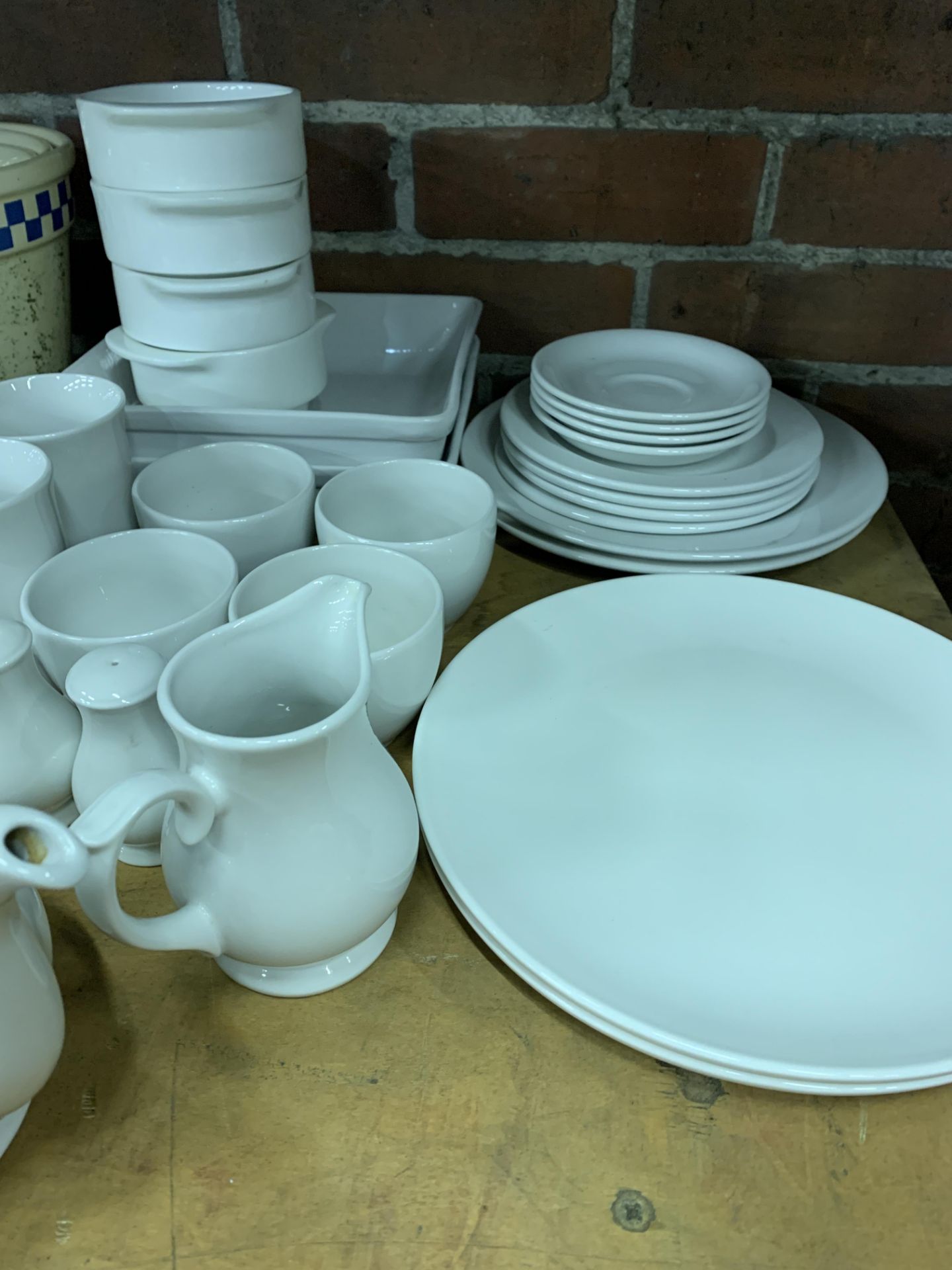 Quantity of Portuguese tableware and other assorted tableware - Image 5 of 5