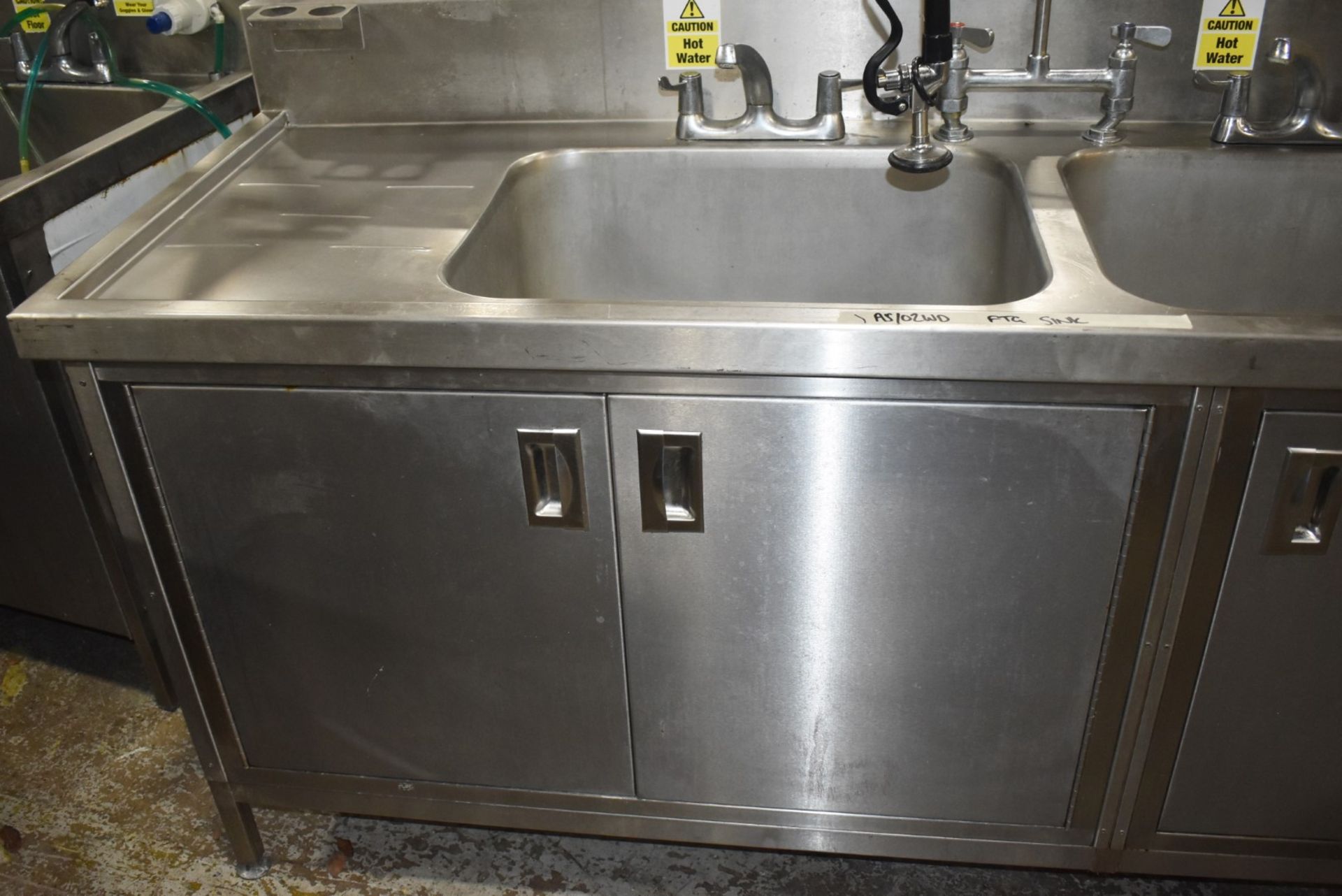 1 x Commercial Kitchen Wash Station With Two Large Sink Bowls, Mixer Taps, Spray Wash Gun, - Image 2 of 15