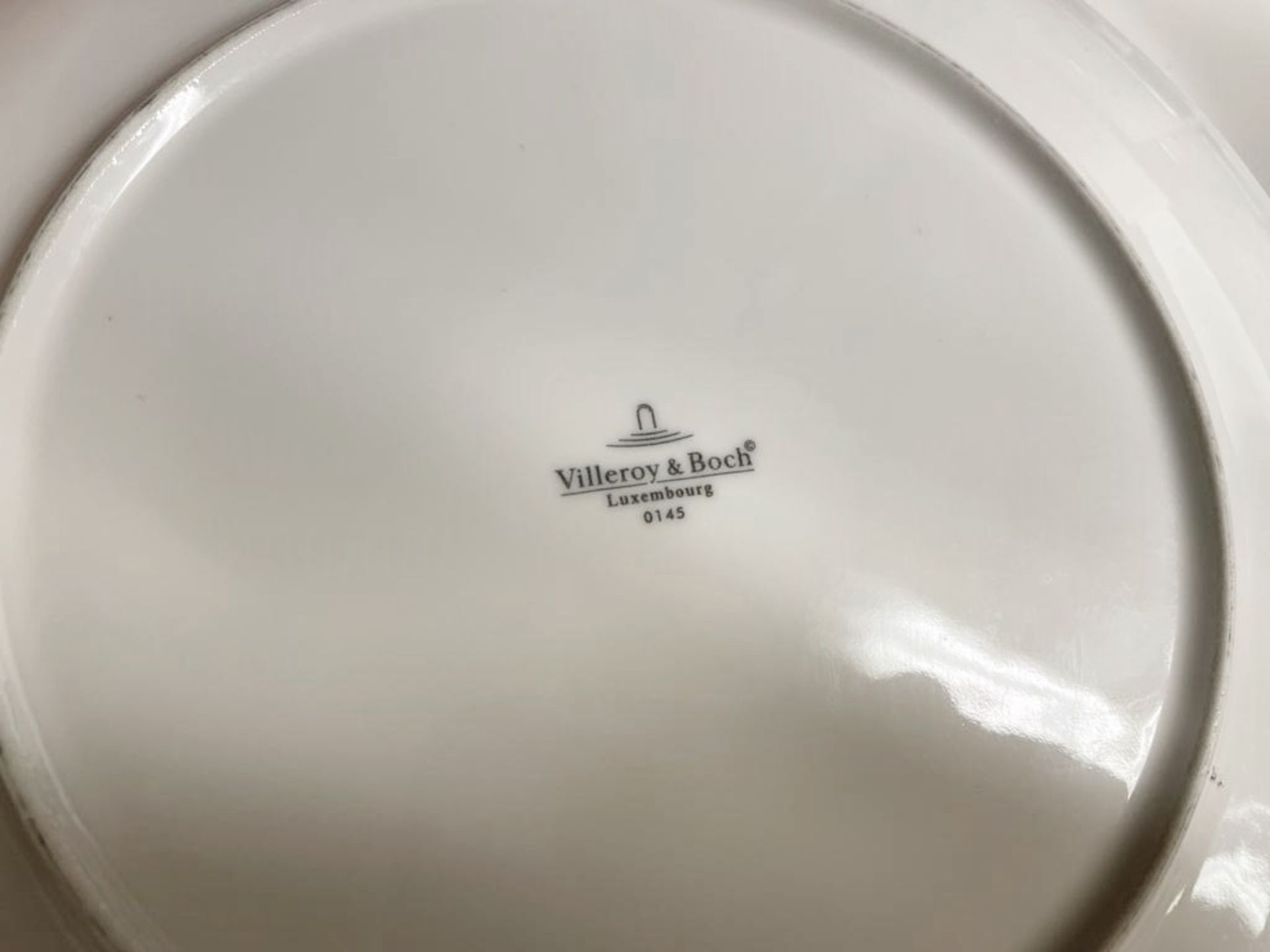 25 x VILLEROY & BOCH Premium Porcelain Fine Dining Restaurant 28.5cm Round Main Course Plates - Ref: - Image 3 of 3