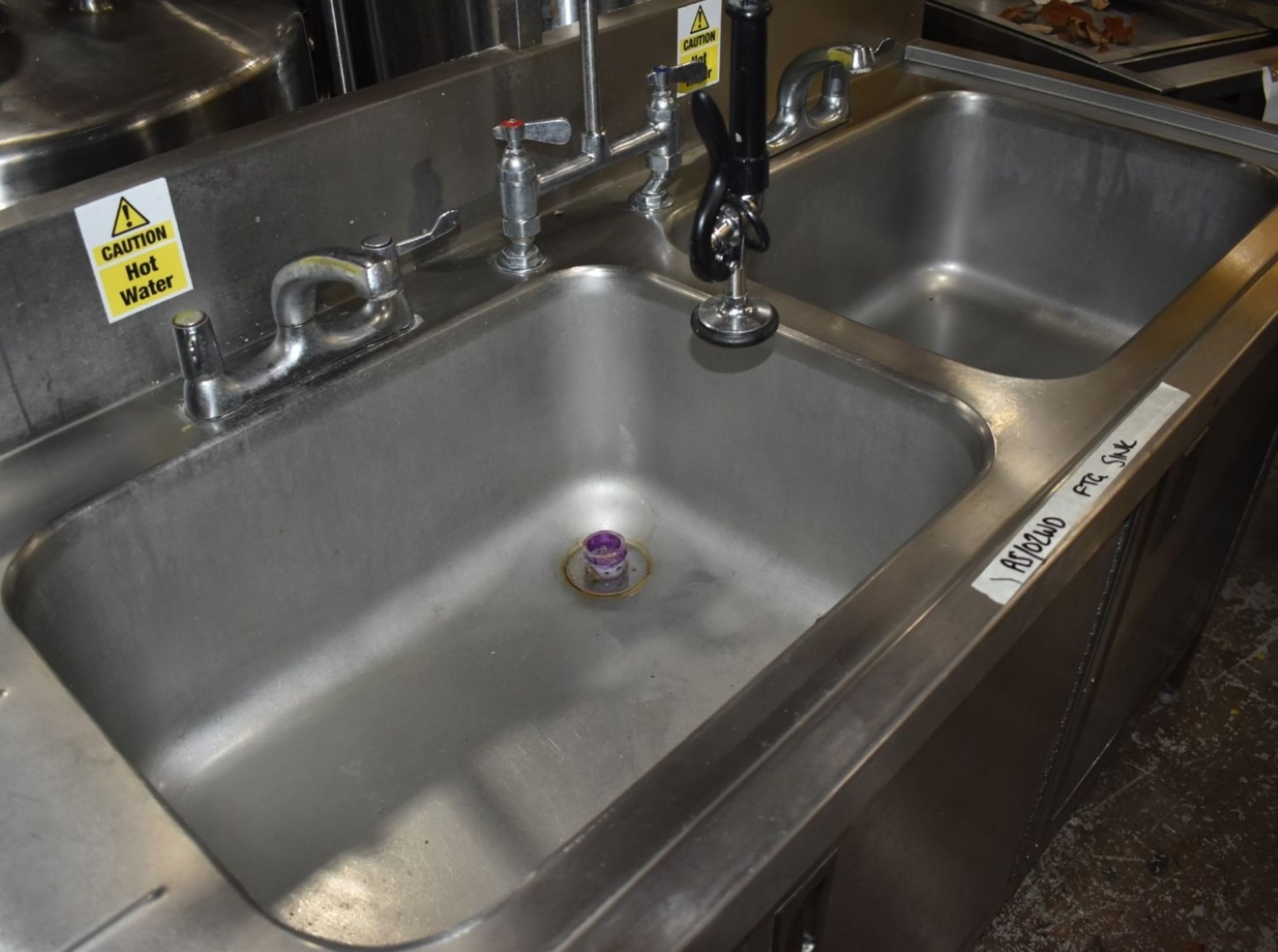 1 x Commercial Kitchen Wash Station With Two Large Sink Bowls, Mixer Taps, Spray Wash Gun, - Image 7 of 15