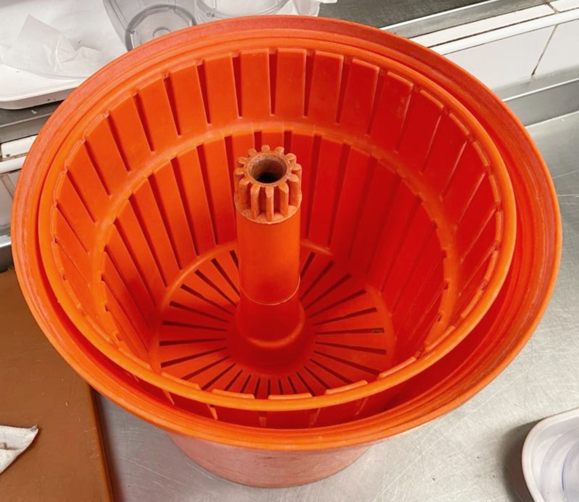 1 x DYNAMIC Commercial Manual Salad Spinner - Ref: CAM622 - CL612 - Location: London SW1PThis item - Image 3 of 3