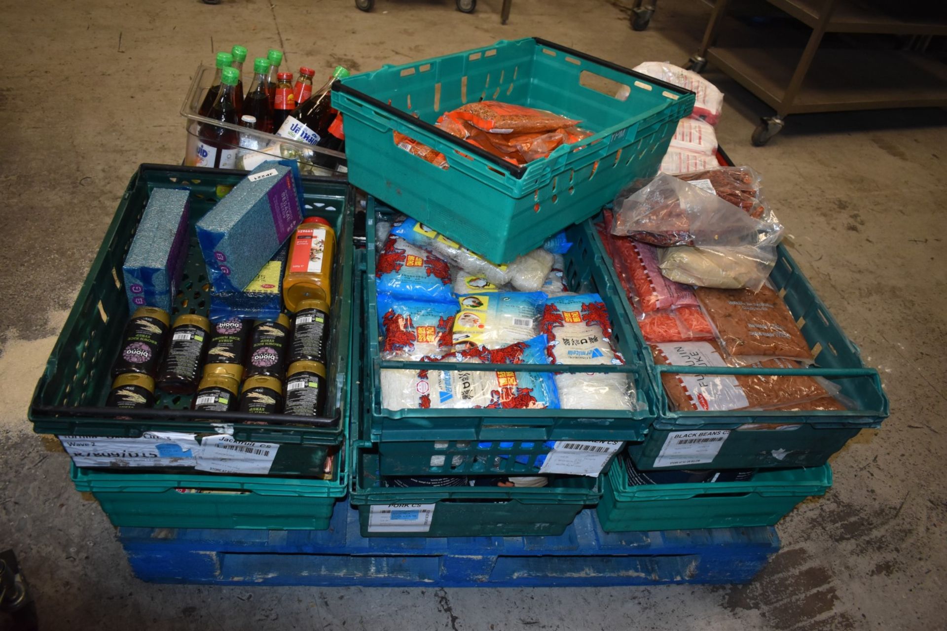 Assorted Collection of Food Items - Recently Removed From Chinese Restaurant - Contents of 11 Crates - Image 2 of 44