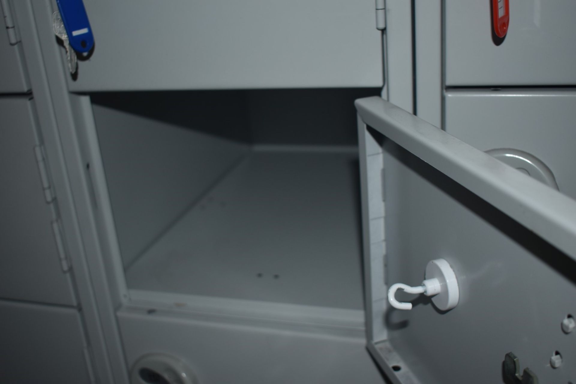 6 x Link Biocote 8 Door Staff Lockers in Grey With Keys and Anti Clutter Slope Tops - Very Good - Image 3 of 9