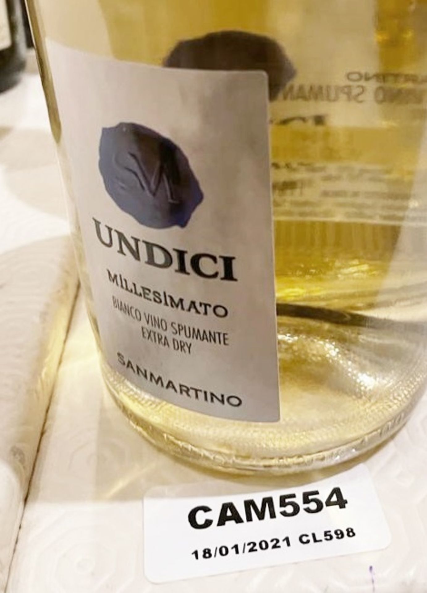 7 x Bottles Of UNDICI MILLESIMATO SPARKLING - 2018 - 0.75L - New/Unopened Restaurant Stock - Image 3 of 4