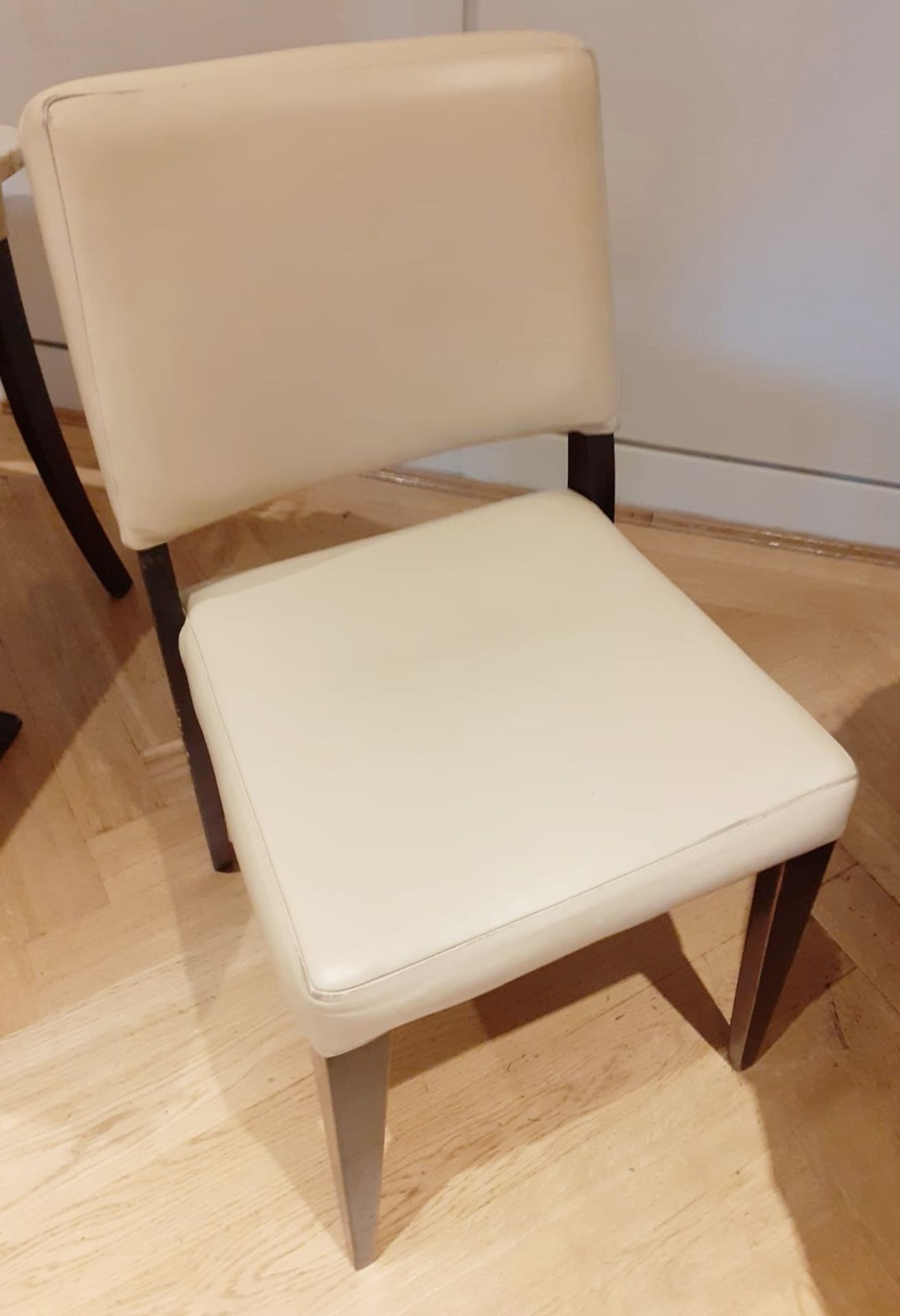 22 x Cream Leather Upholstered Restaurant Dining Chairs With Sturdy Wooden Frames - Ref: CAM527/A - Image 5 of 10